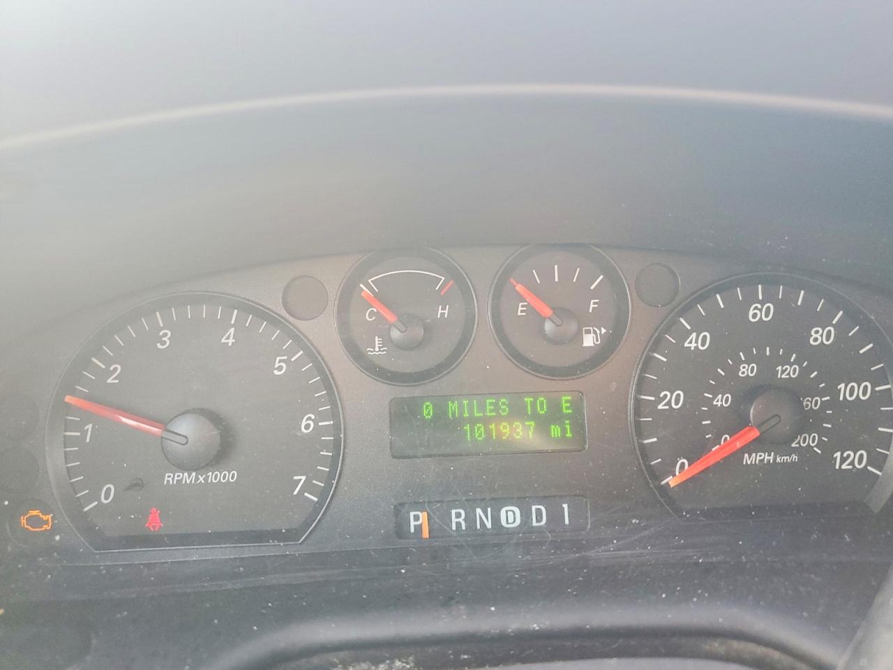 2005 Ford Taurus Se Red vin: 1FAFP53275A142689