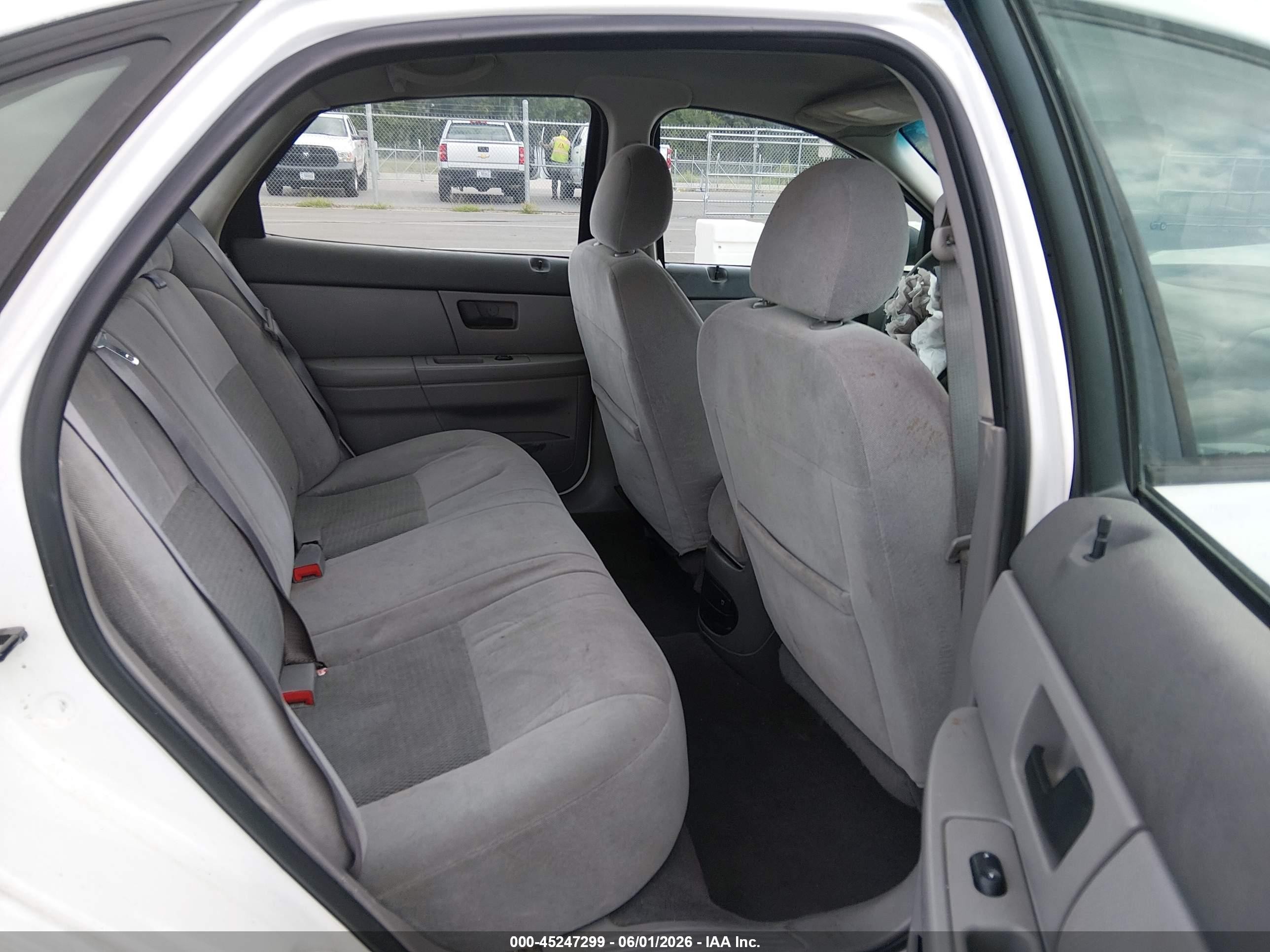 2005 Ford Taurus Se White vin: 1FAFP53275A162117