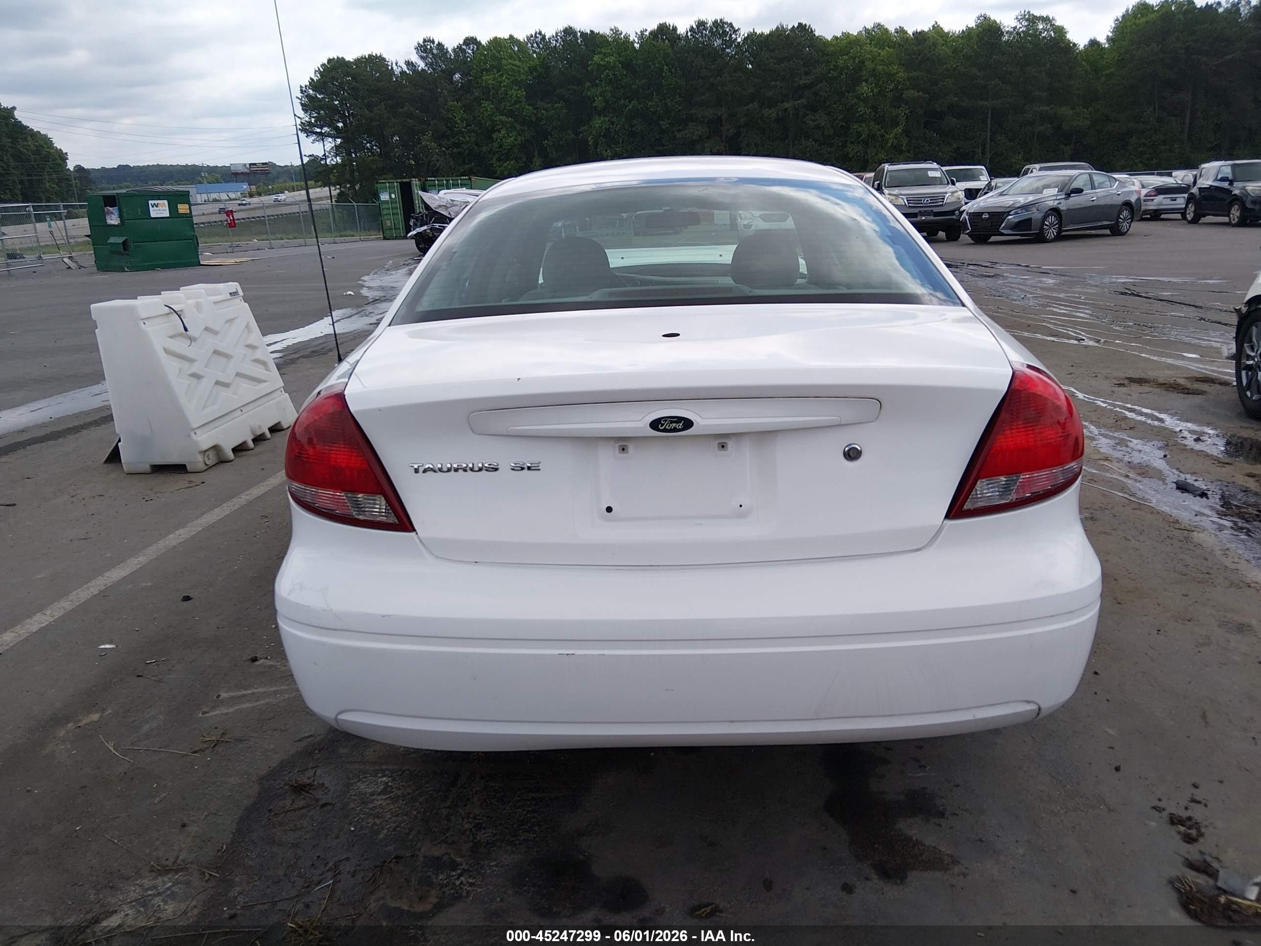 2005 Ford Taurus Se White vin: 1FAFP53275A162117