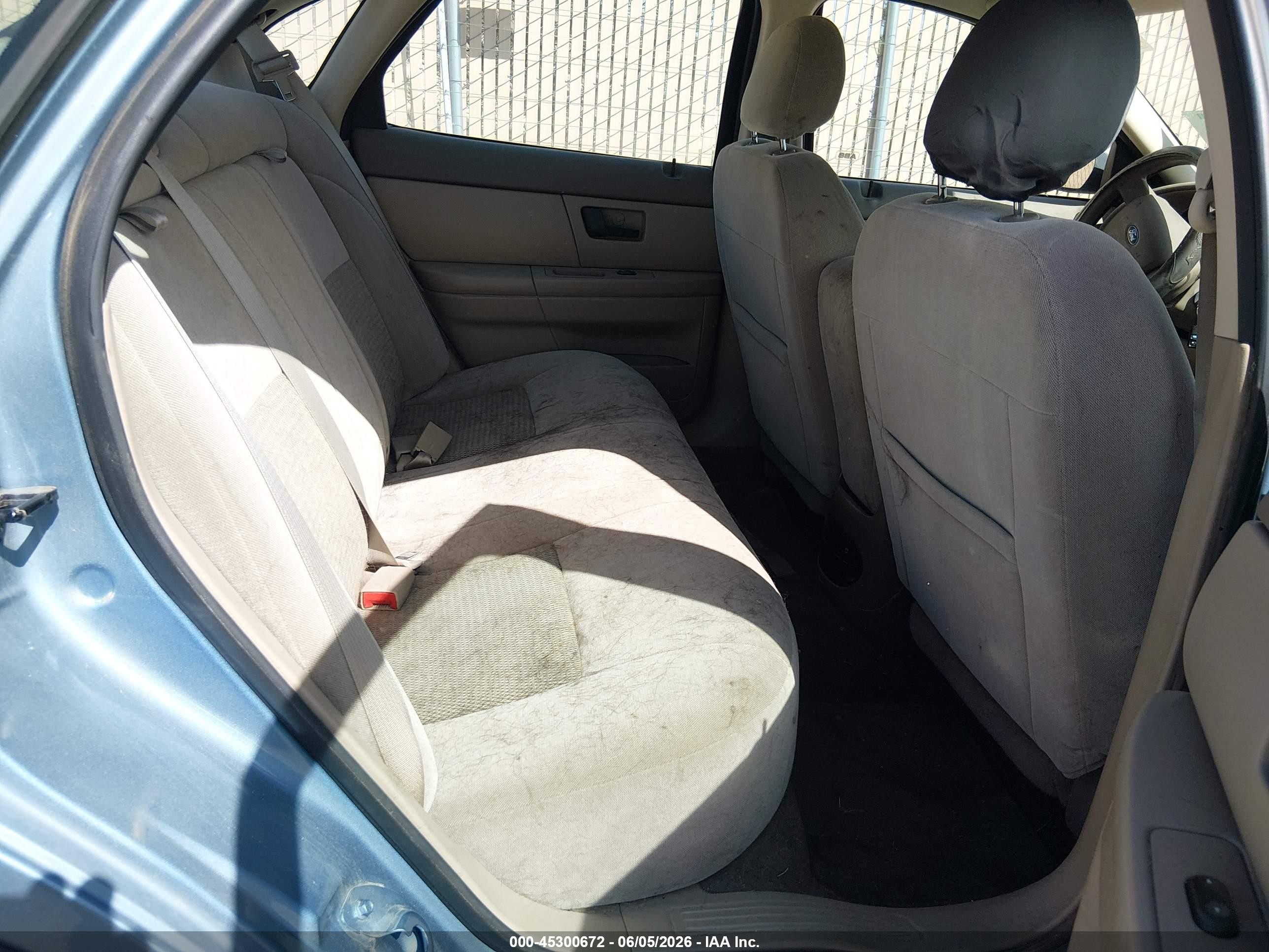 2005 Ford Taurus Se Blue vin: 1FAFP53285A236516