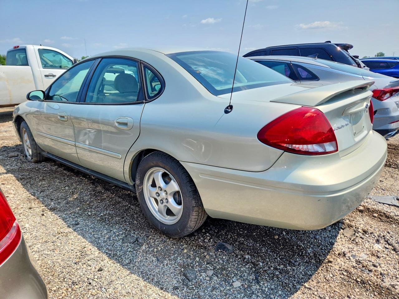 2005 Ford Taurus Se Silver vin: 1FAFP53295A204318