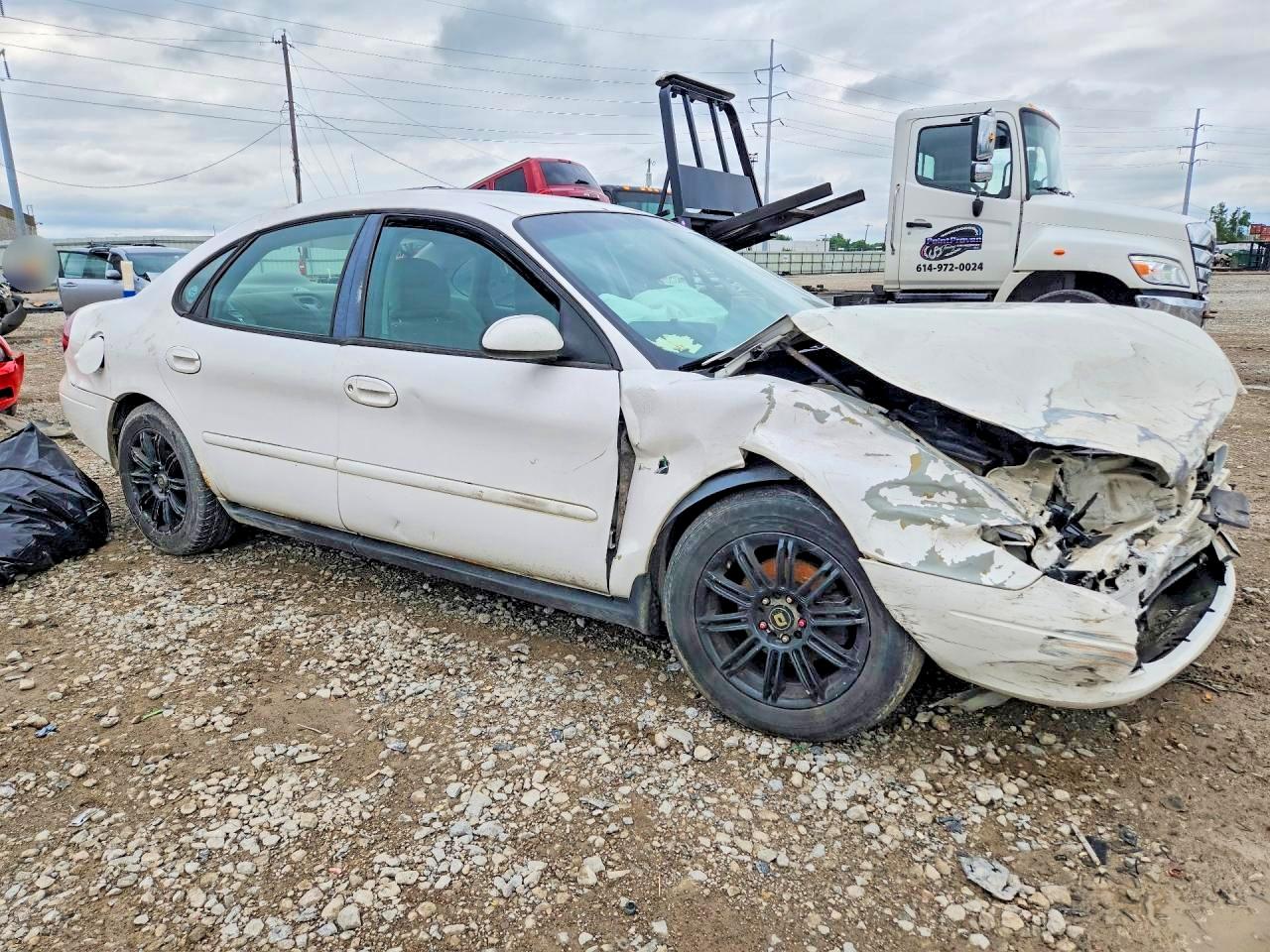 2000 Ford Taurus Se White vin: 1FAFP5329YG206782