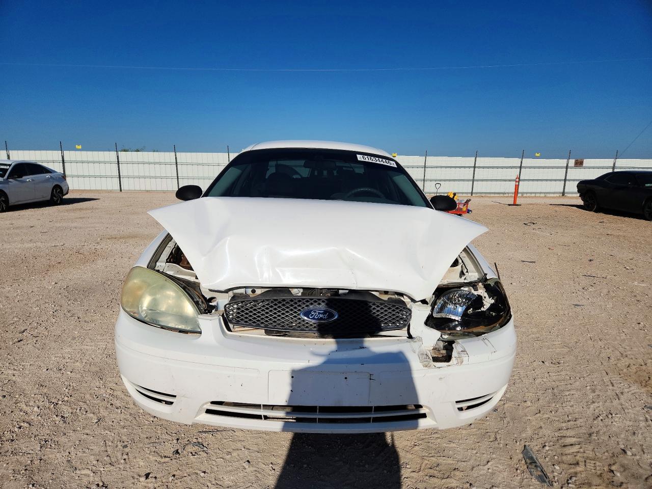 2005 Ford Taurus Se White vin: 1FAFP532X5A148552