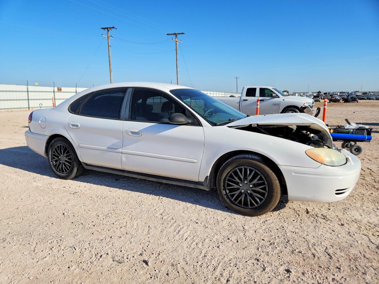 2005 Ford Taurus Se White vin: 1FAFP532X5A148552
