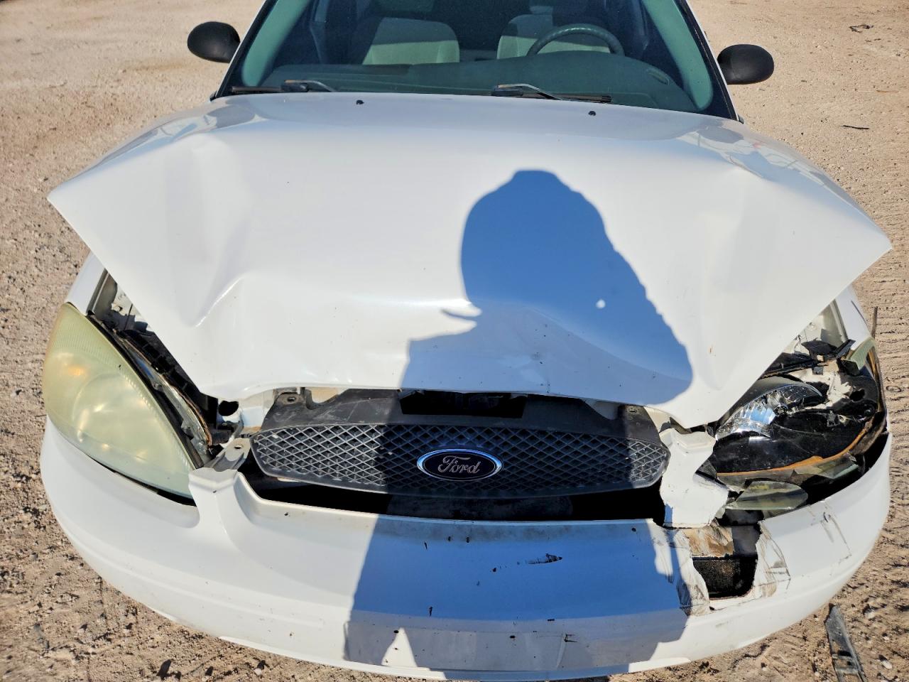 2005 Ford Taurus Se White vin: 1FAFP532X5A148552