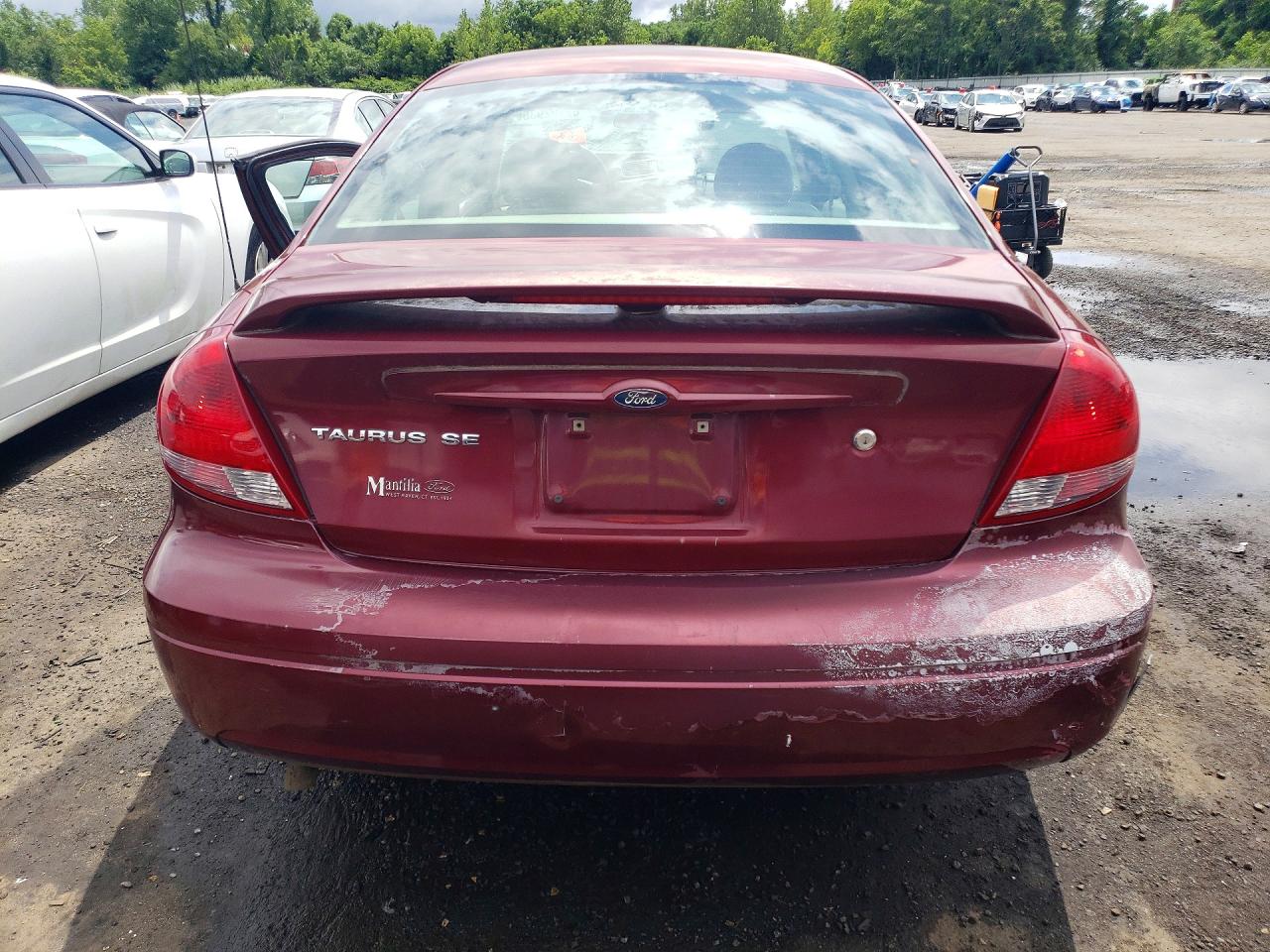 2005 Ford Taurus Se Burgundy vin: 1FAFP532X5A170258