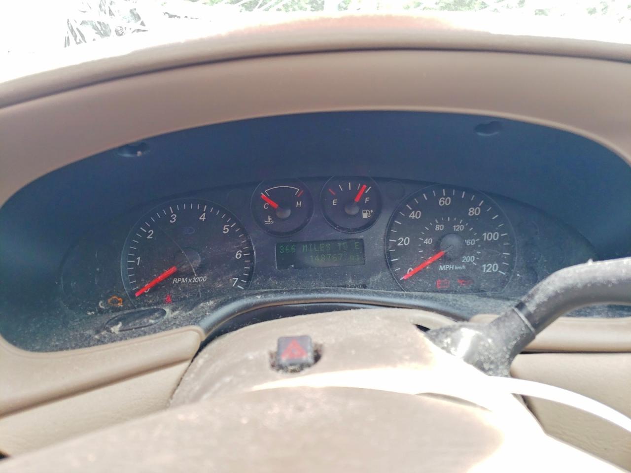 2005 Ford Taurus Se Burgundy vin: 1FAFP532X5A170258