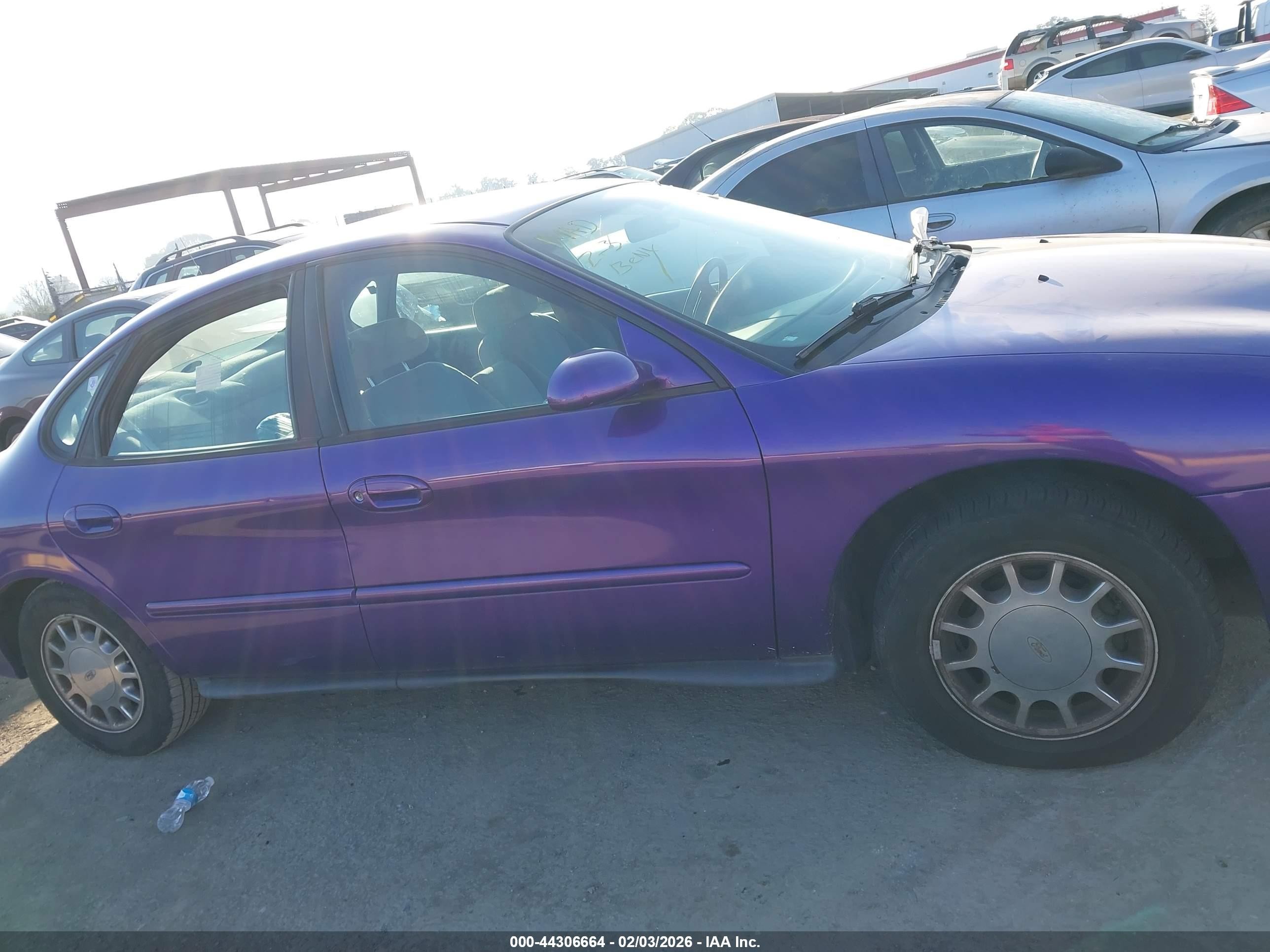 1999 Ford Taurus Se Purple vin: 1FAFP534XXG175266