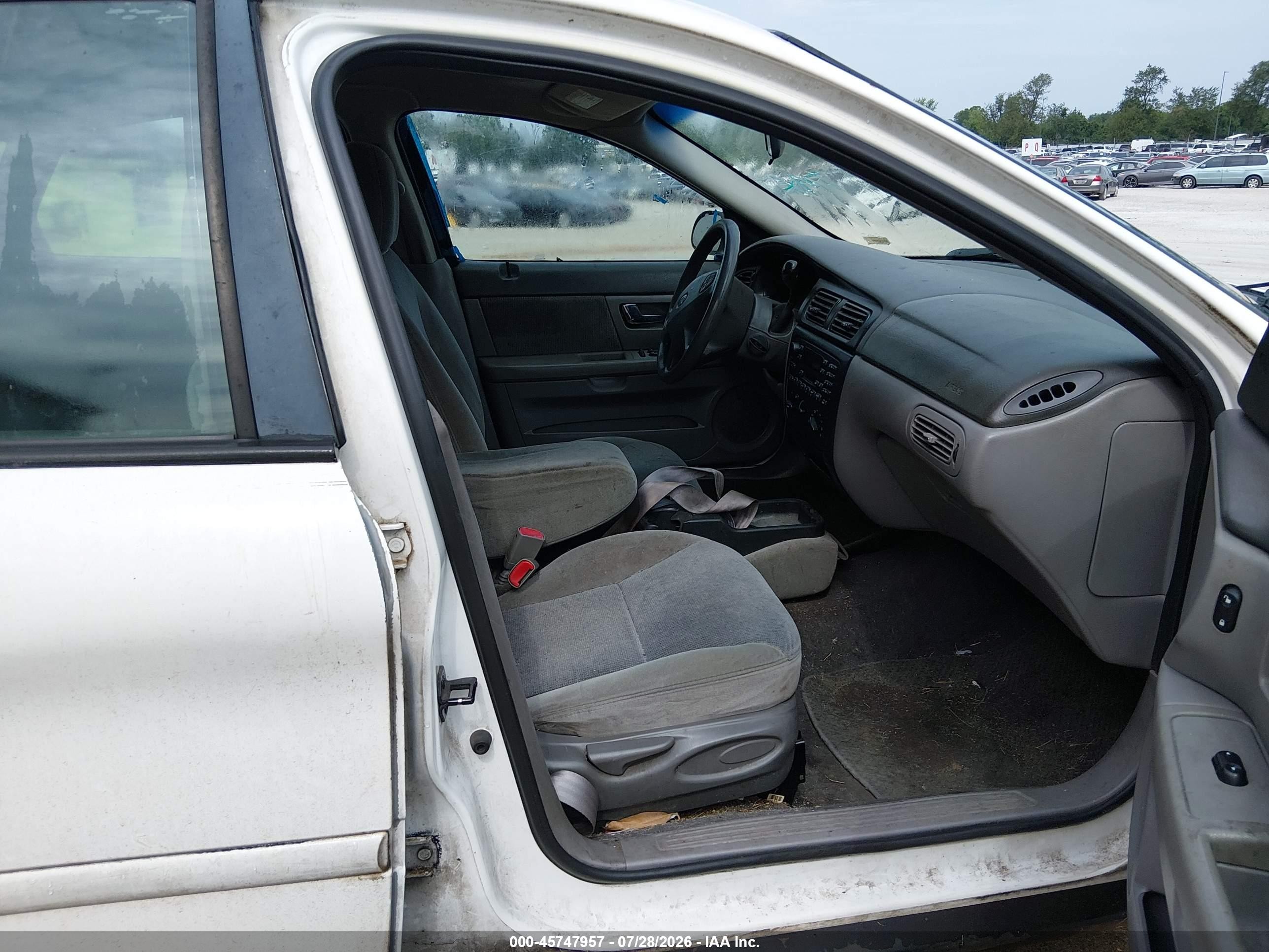 2000 Ford Taurus Se White vin: 1FAFP53U0YG227540