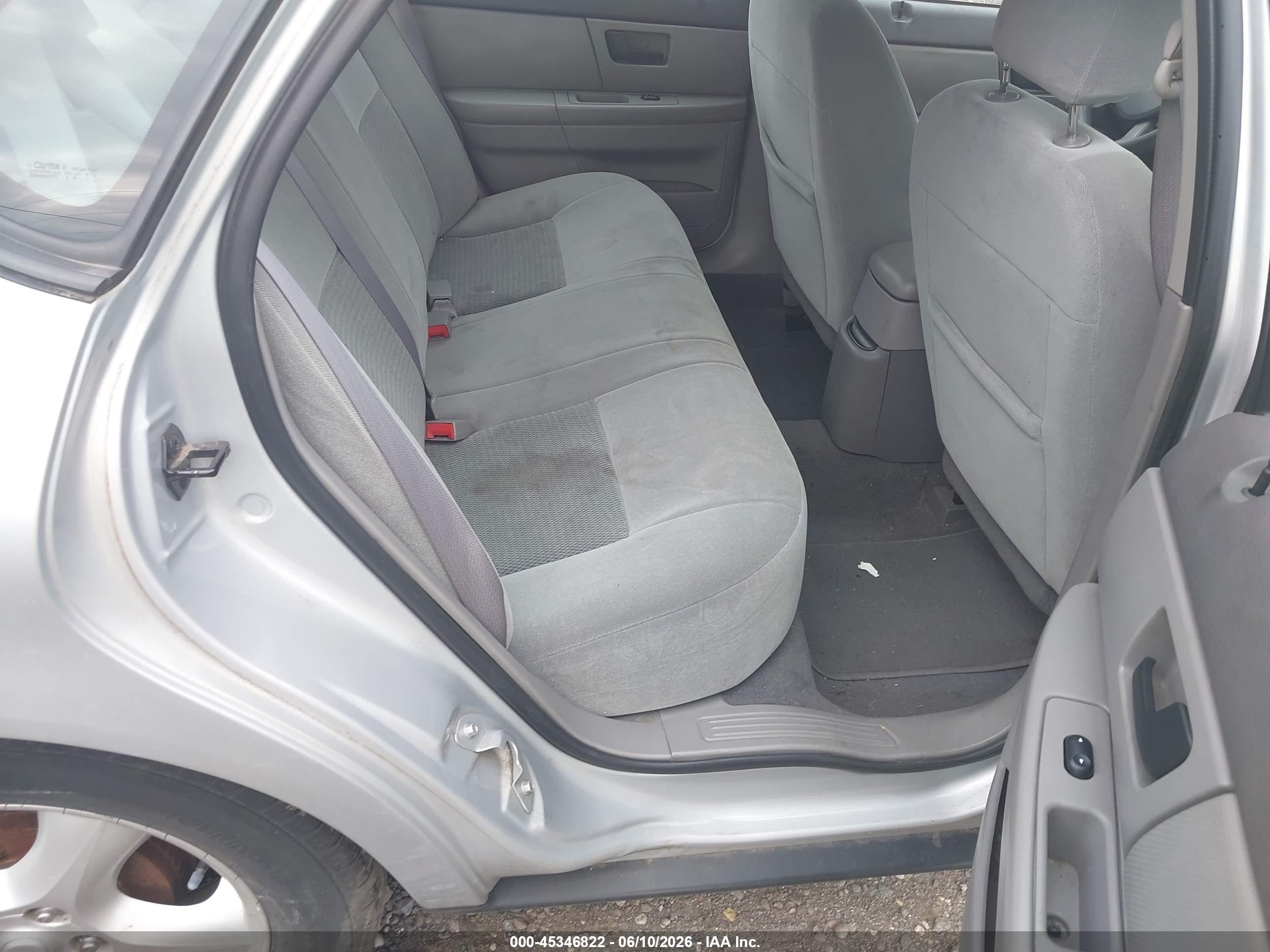 2004 Ford Taurus Se Silver vin: 1FAFP53U14A136998