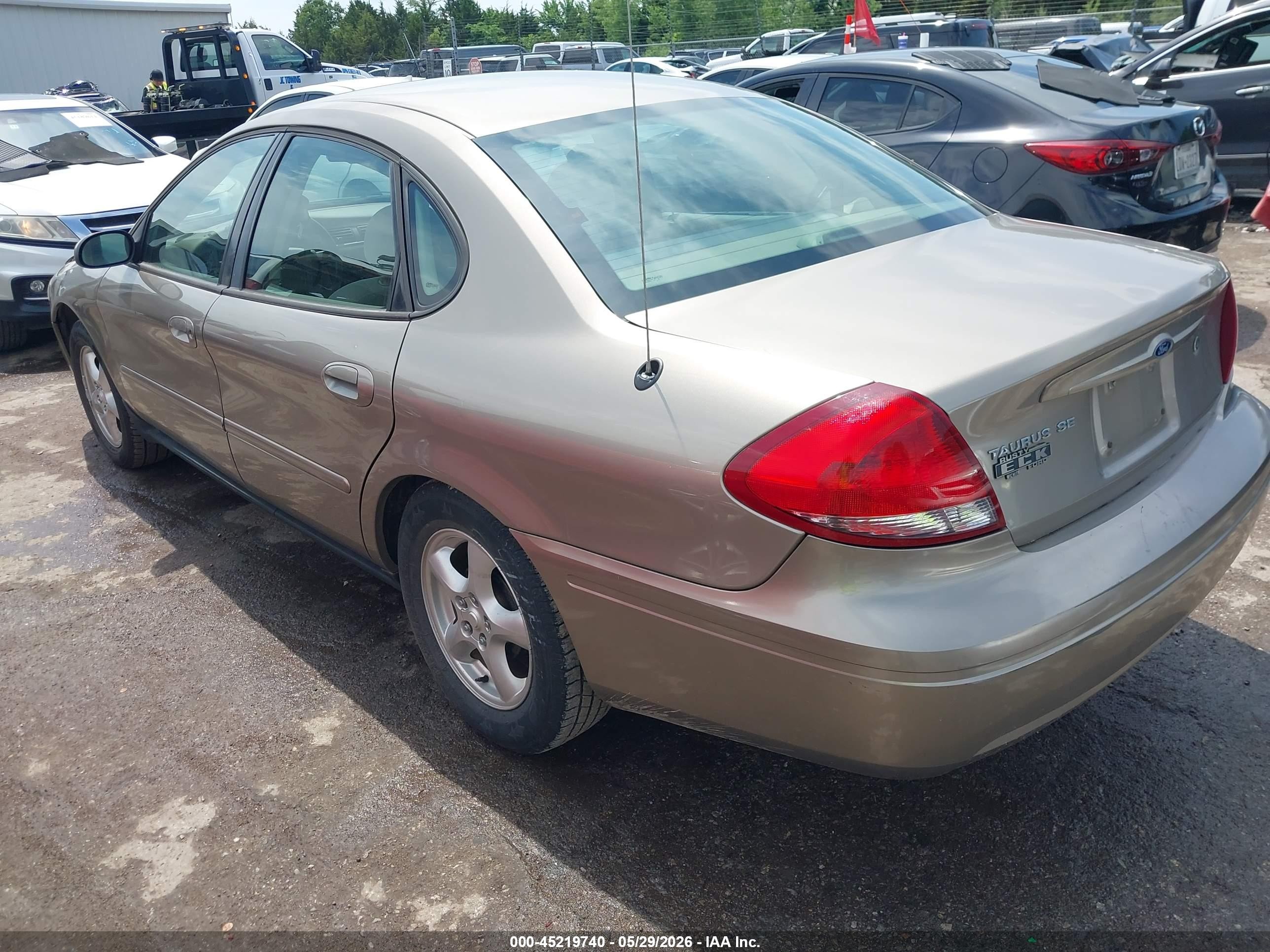 2004 Ford Taurus Se Золотой vin: 1FAFP53U14G133340