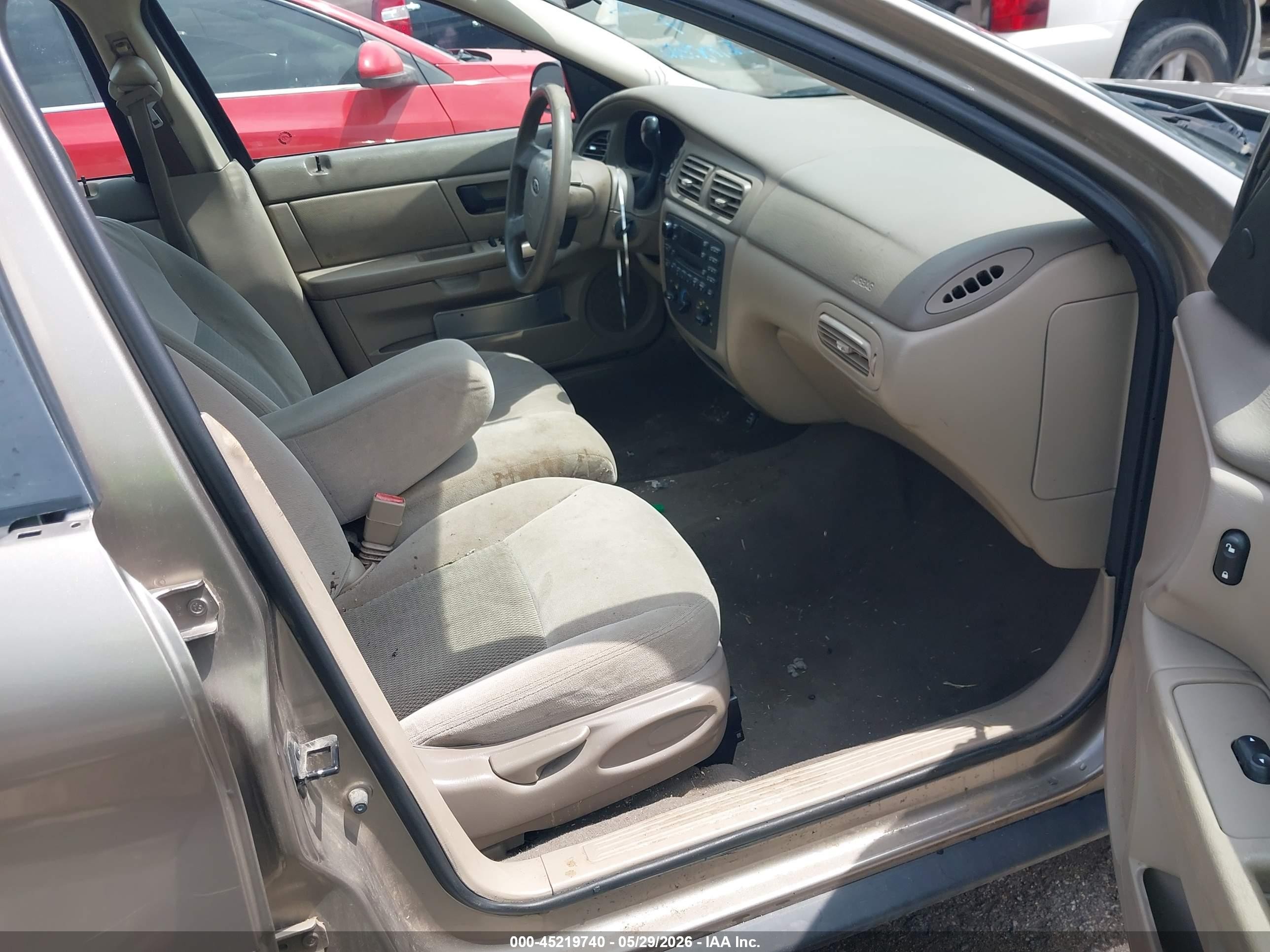 2004 Ford Taurus Se Золотой vin: 1FAFP53U14G133340