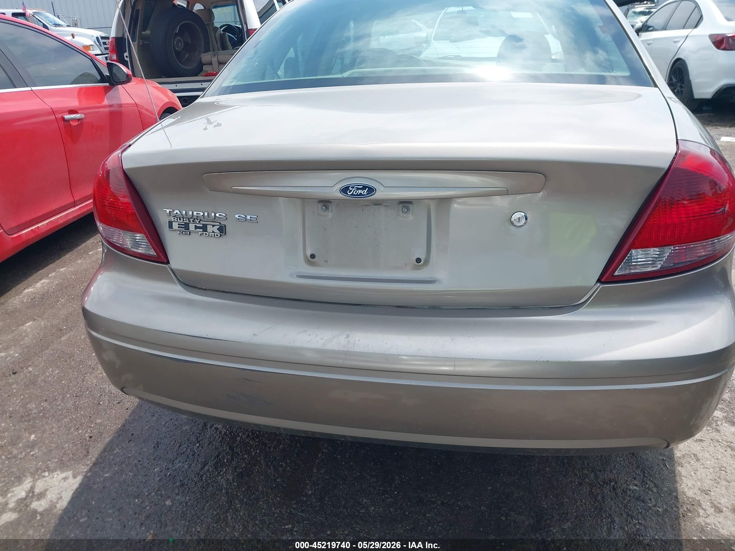 2004 Ford Taurus Se Золотой vin: 1FAFP53U14G133340