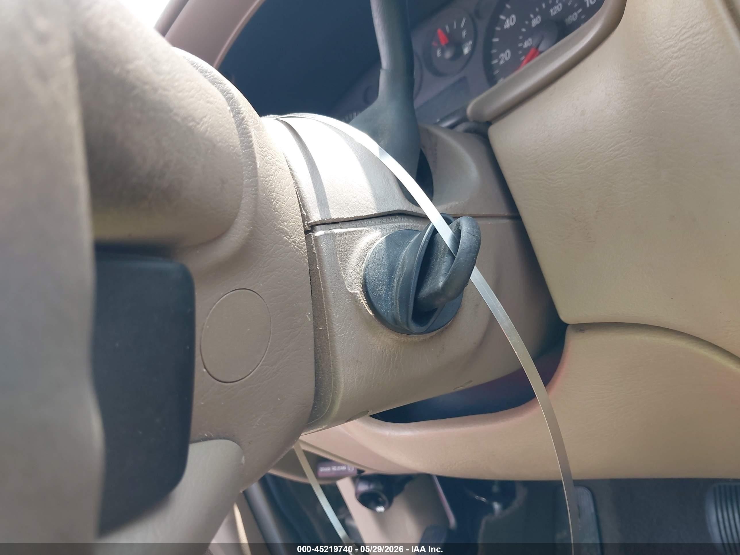 2004 Ford Taurus Se Золотой vin: 1FAFP53U14G133340