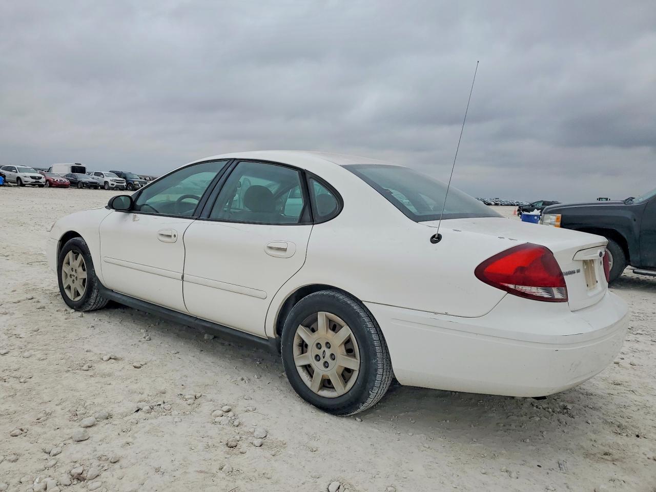 2005 Ford Taurus Se White vin: 1FAFP53U15A214035