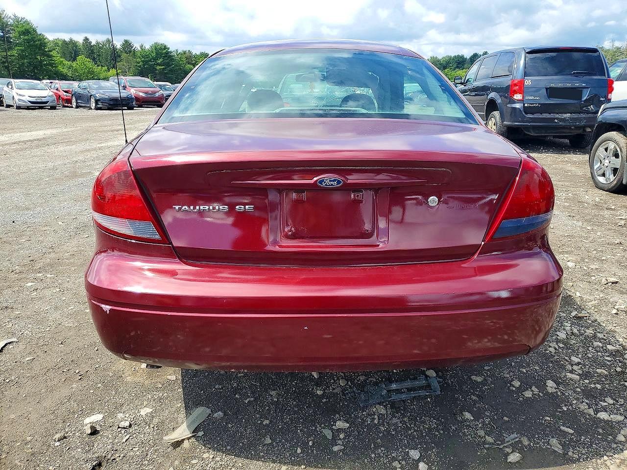 2006 Ford Taurus Se Burgundy vin: 1FAFP53U16A112171