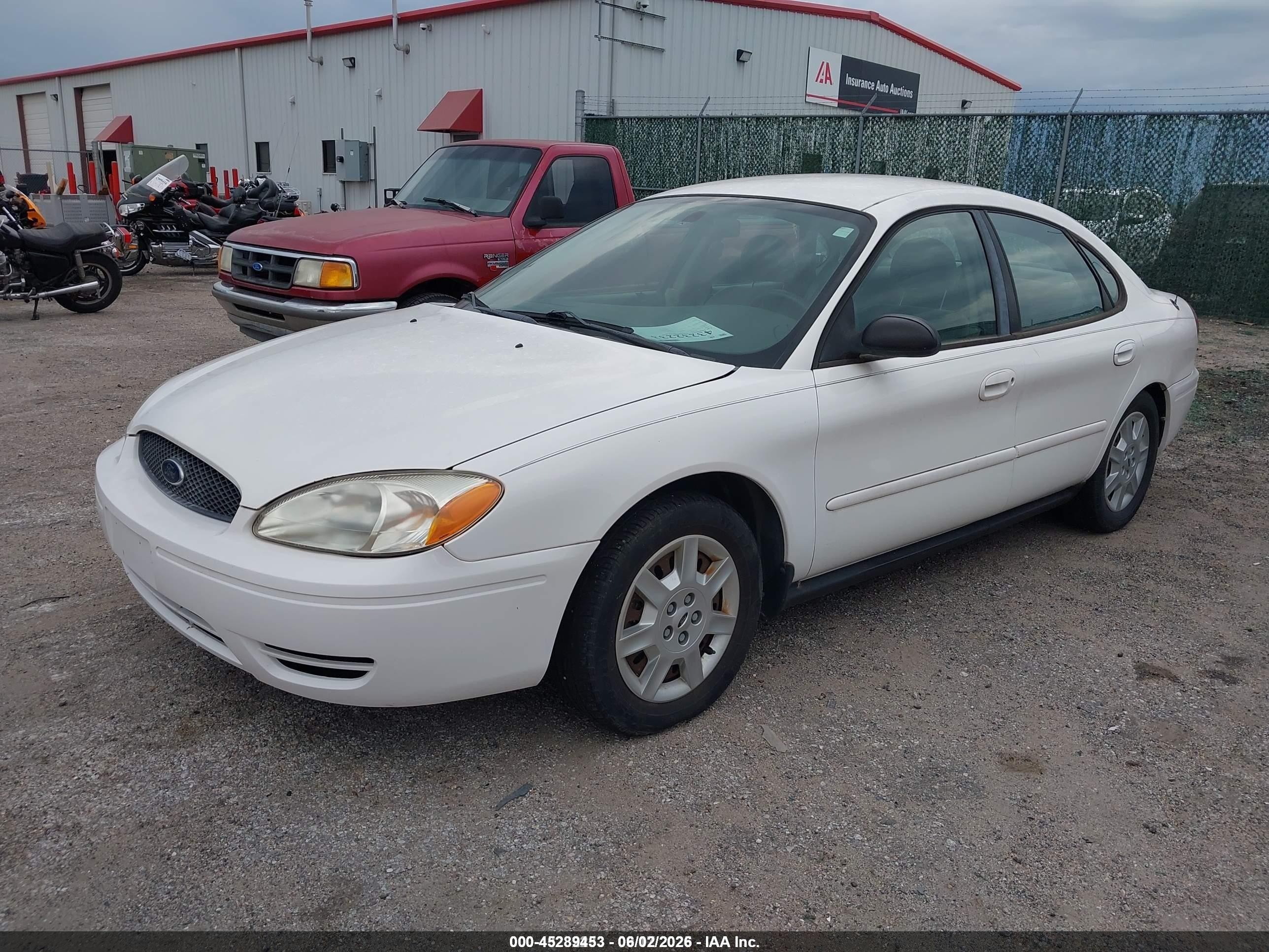 2006 Ford Taurus Se Белый vin: 1FAFP53U16A164724
