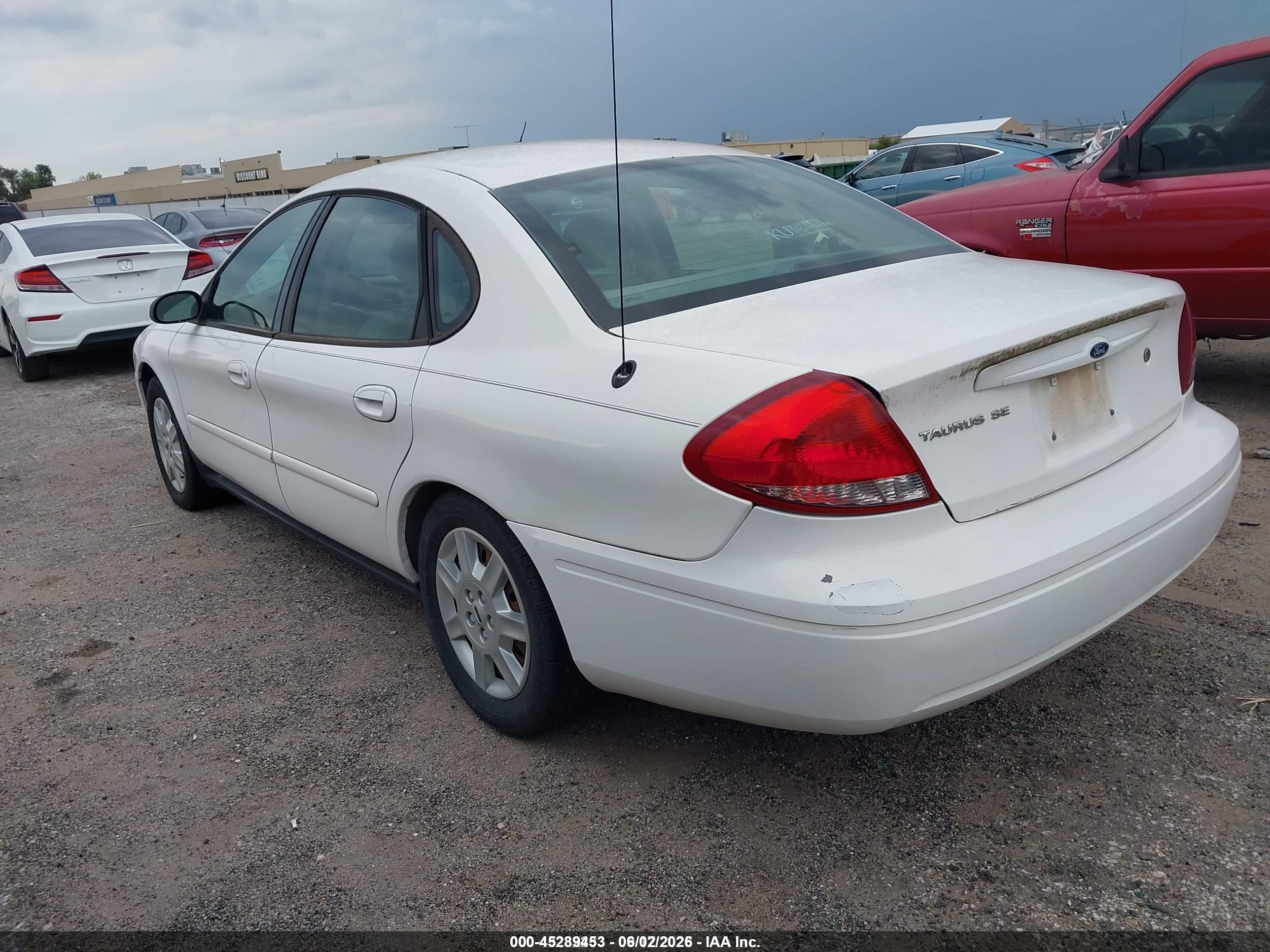 2006 Ford Taurus Se Белый vin: 1FAFP53U16A164724