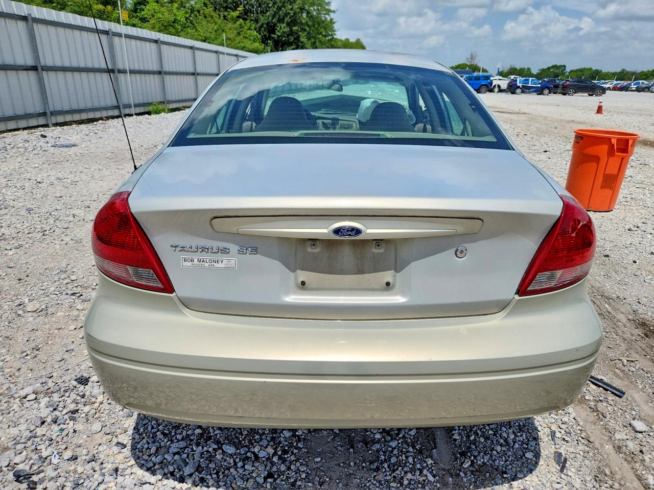 2006 Ford Taurus Se Beige vin: 1FAFP53U16A236053