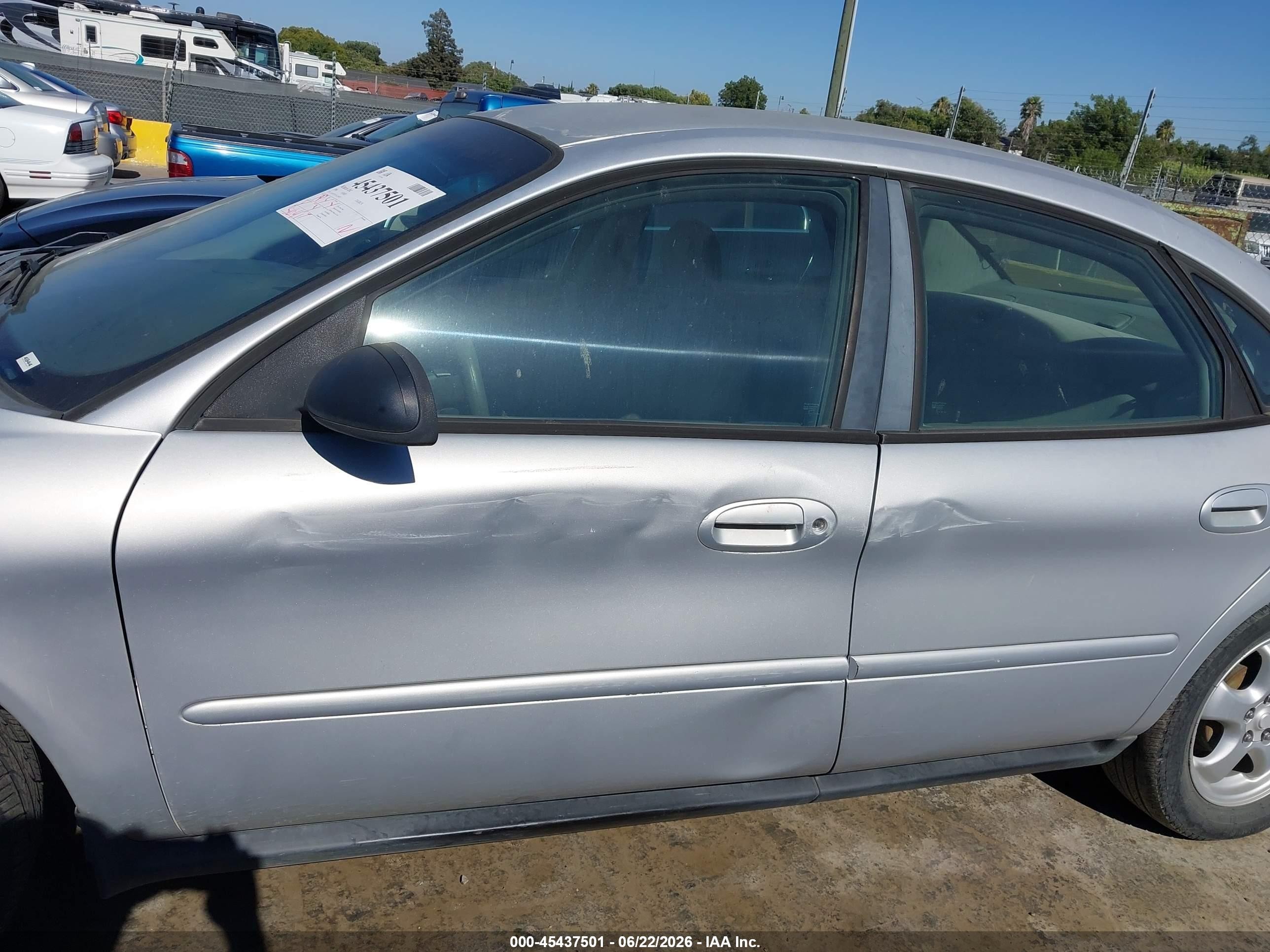 2006 Ford Taurus Se Серый vin: 1FAFP53U16A249207