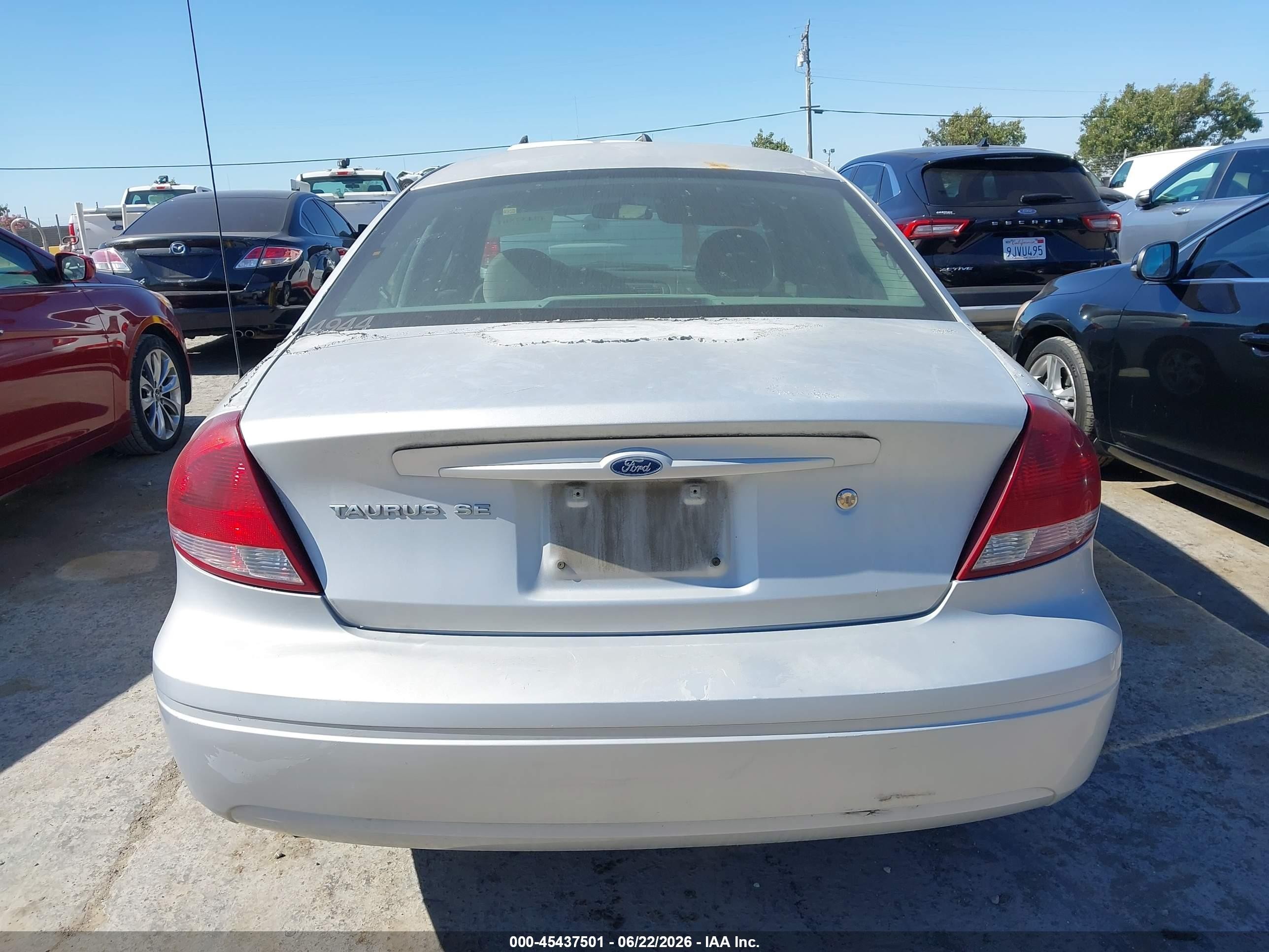 2006 Ford Taurus Se Серый vin: 1FAFP53U16A249207