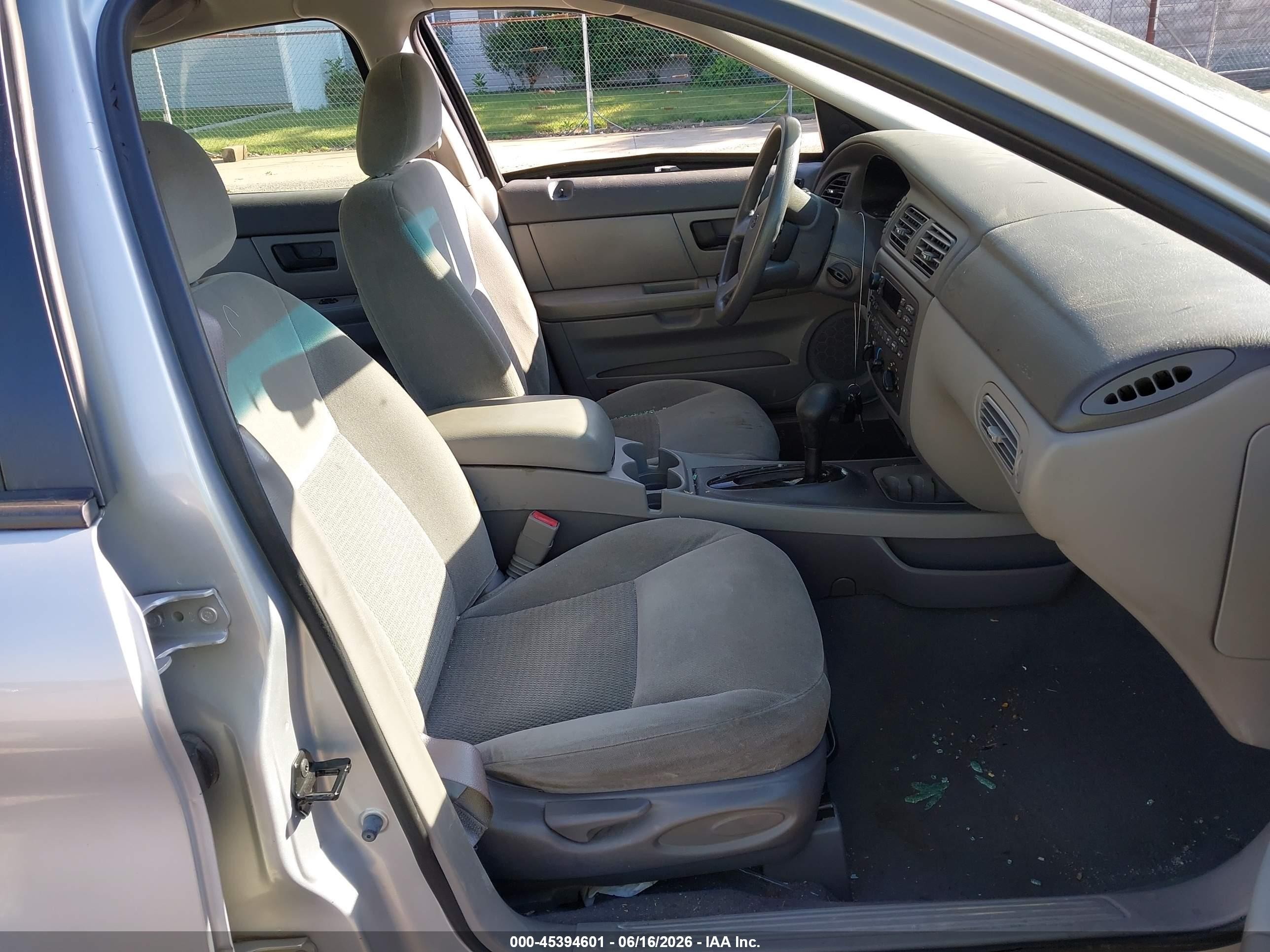 2007 Ford Taurus Se Silver vin: 1FAFP53U17A182142