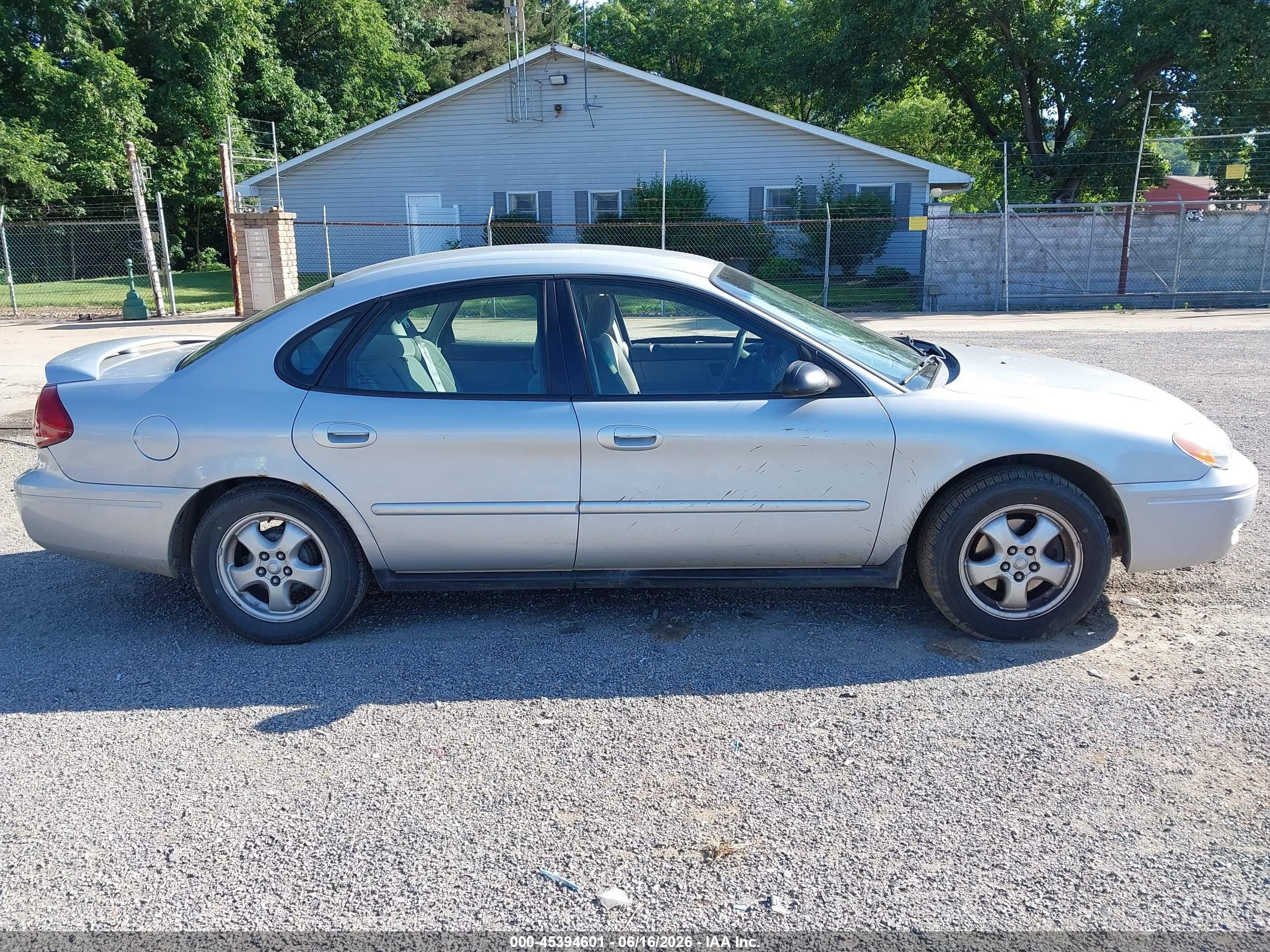 2007 Ford Taurus Se Silver vin: 1FAFP53U17A182142