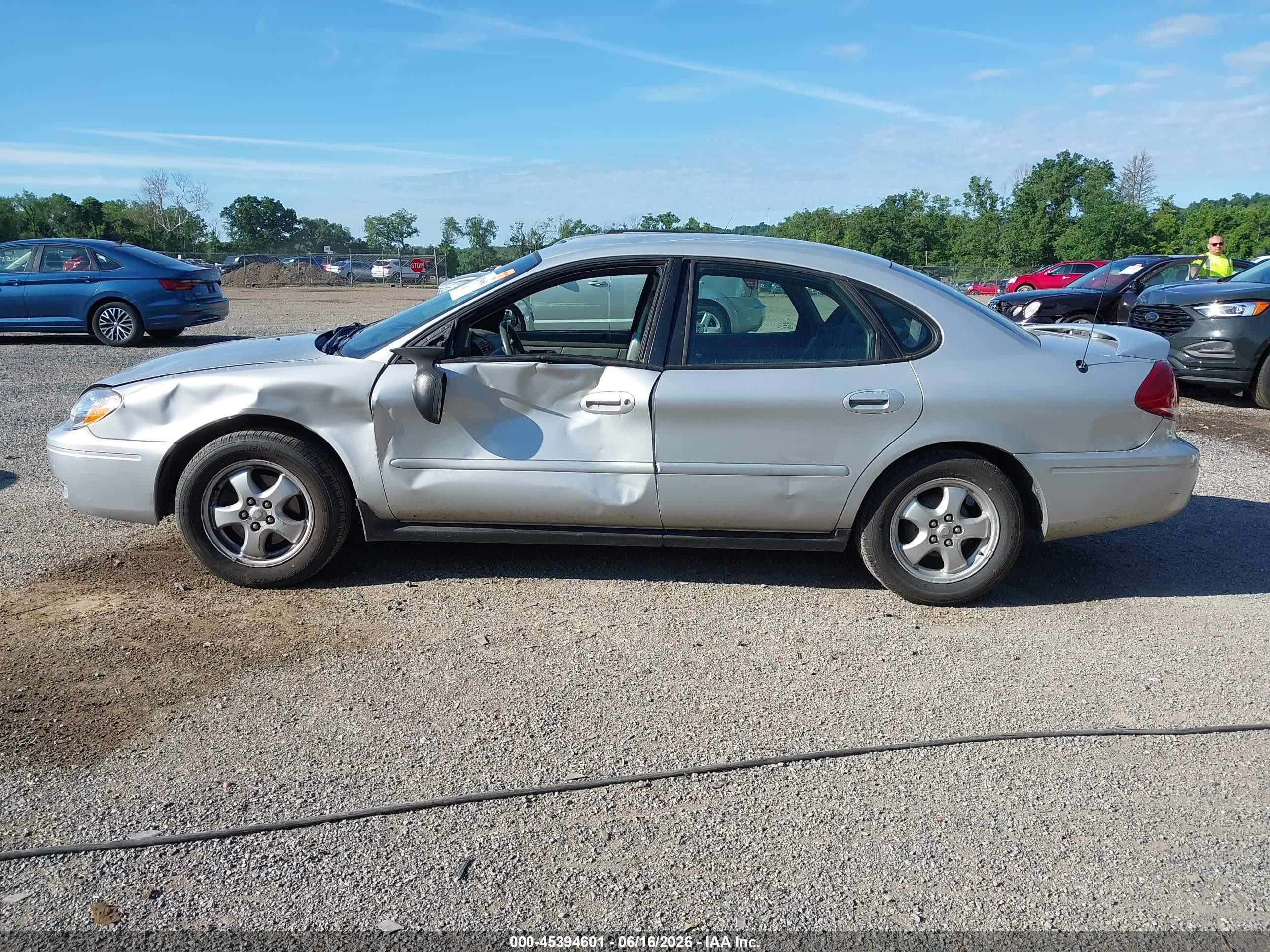 2007 Ford Taurus Se Silver vin: 1FAFP53U17A182142