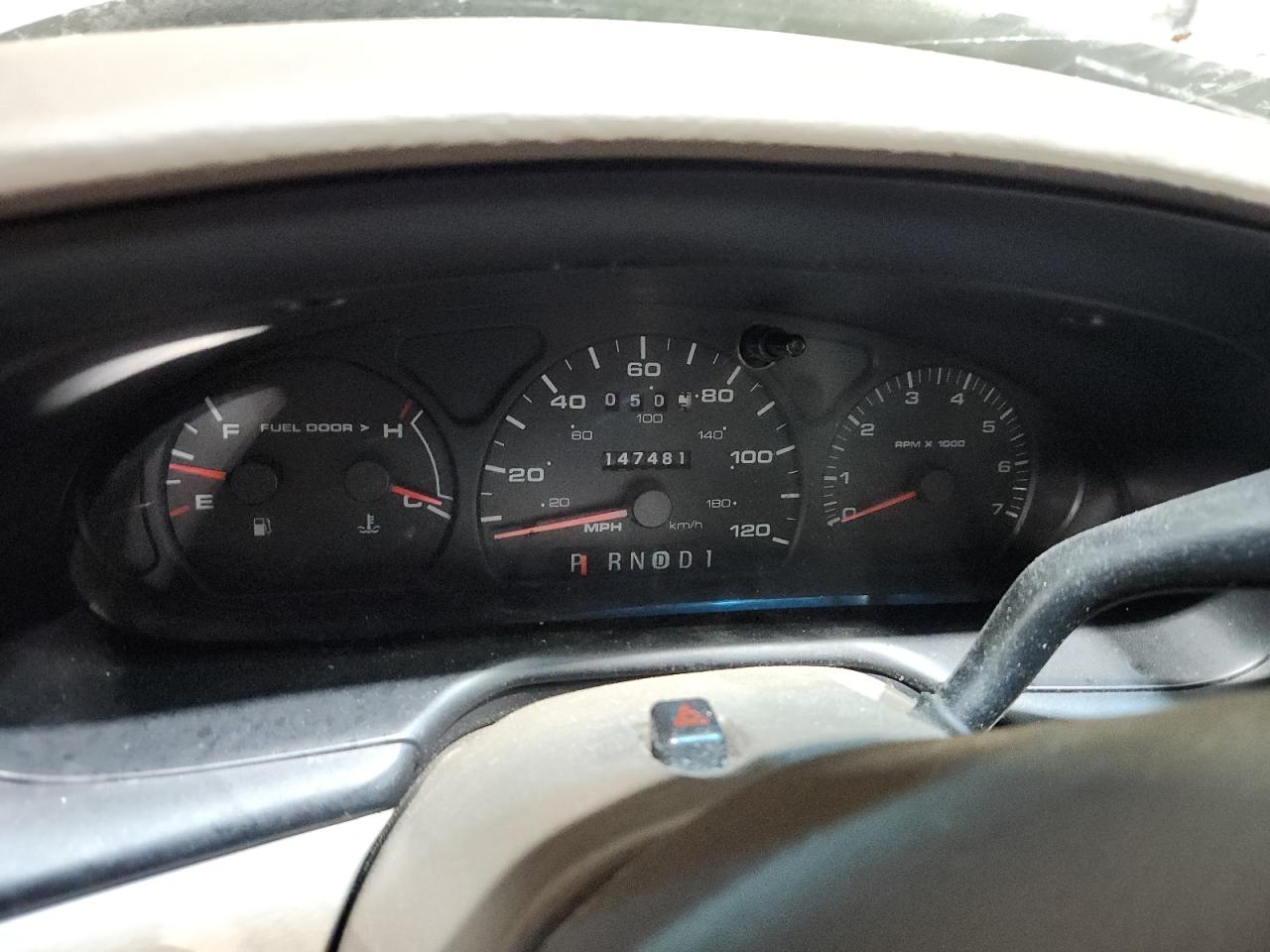 2002 Ford Taurus Se Tan vin: 1FAFP53U22G200122