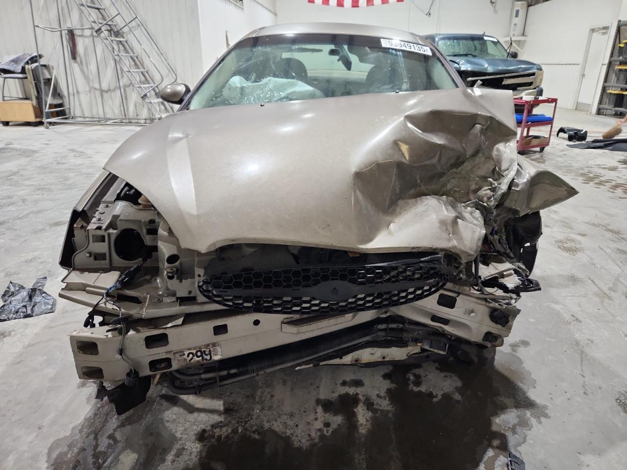 2002 Ford Taurus Se Tan vin: 1FAFP53U22G200122
