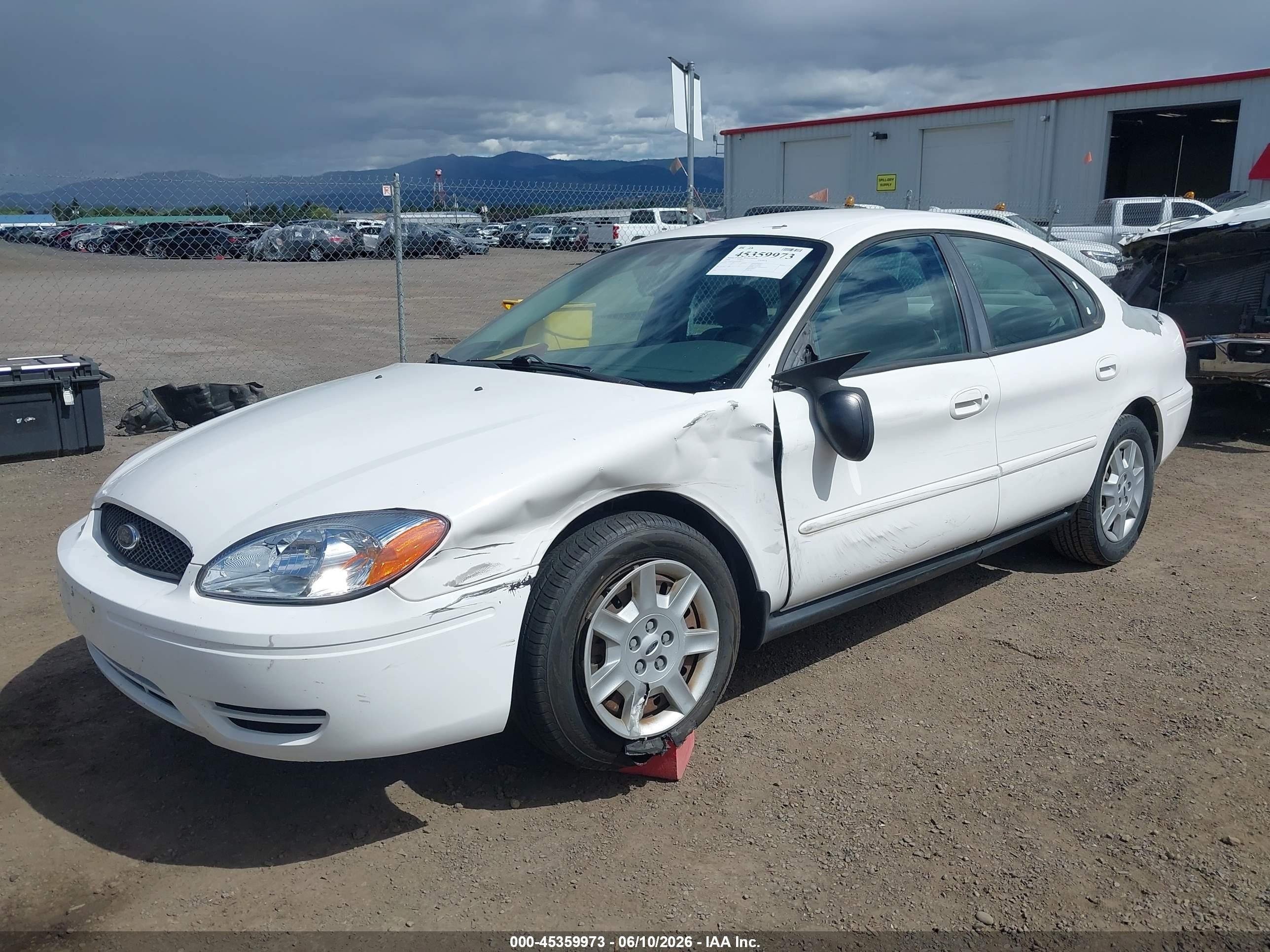 2004 Ford Taurus Se White vin: 1FAFP53U24A160517