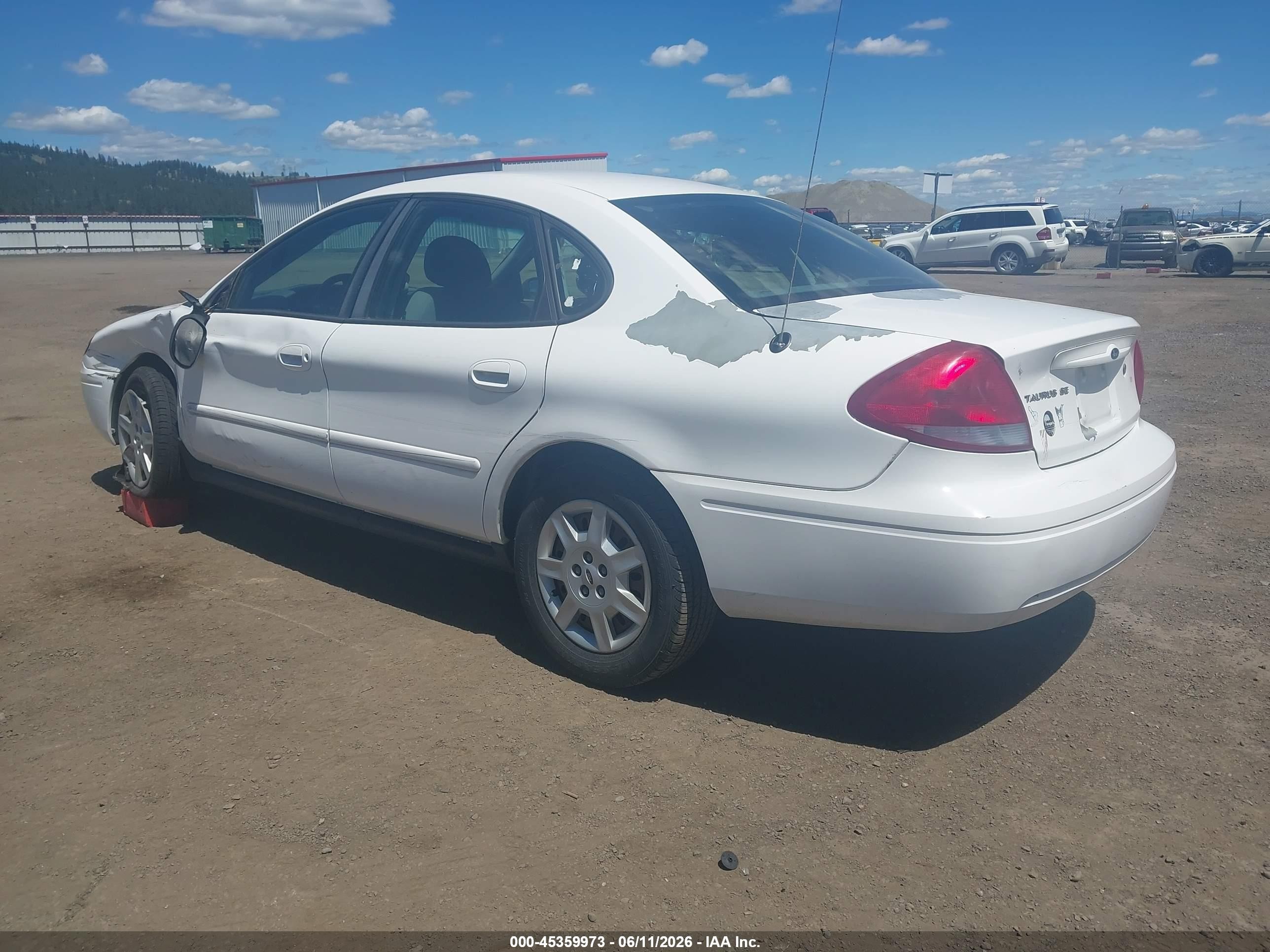 2004 Ford Taurus Se White vin: 1FAFP53U24A160517