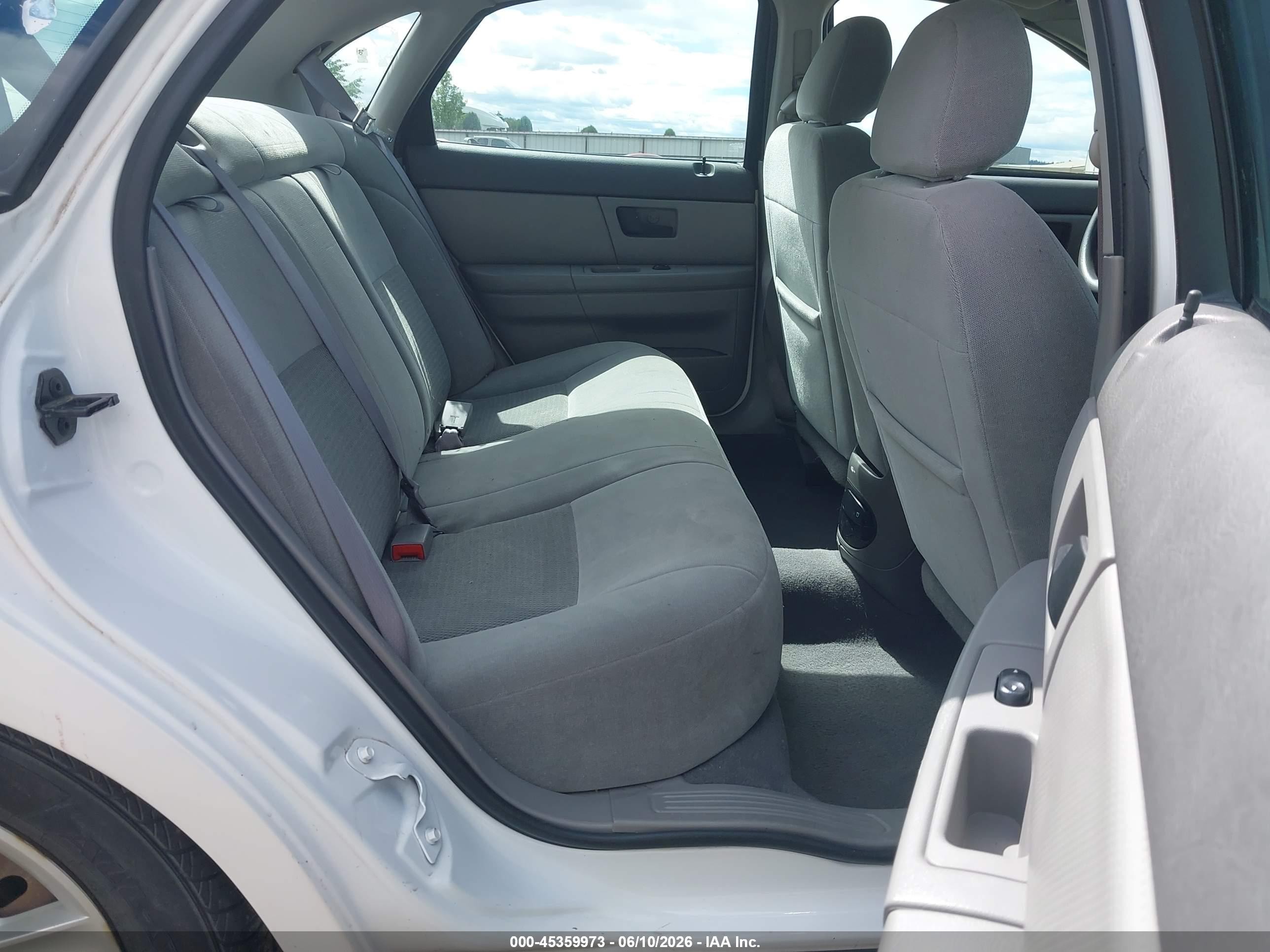2004 Ford Taurus Se White vin: 1FAFP53U24A160517
