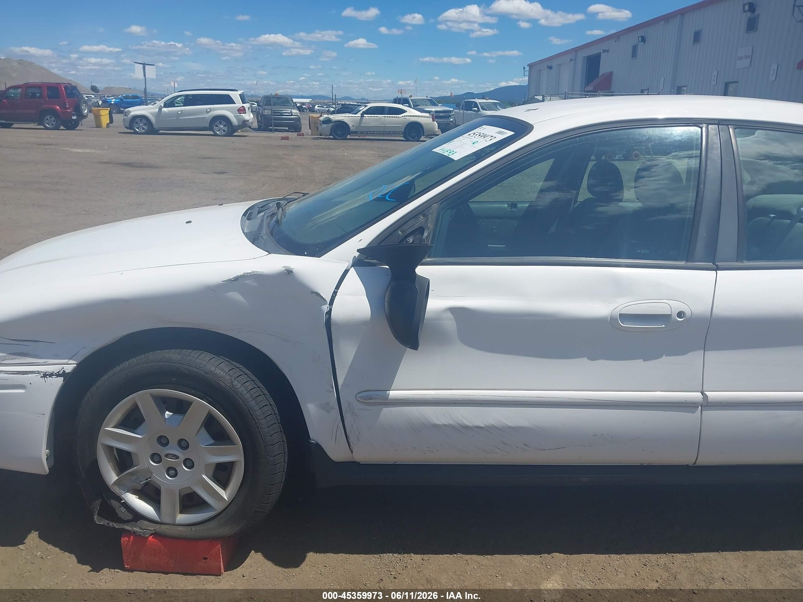 2004 Ford Taurus Se White vin: 1FAFP53U24A160517
