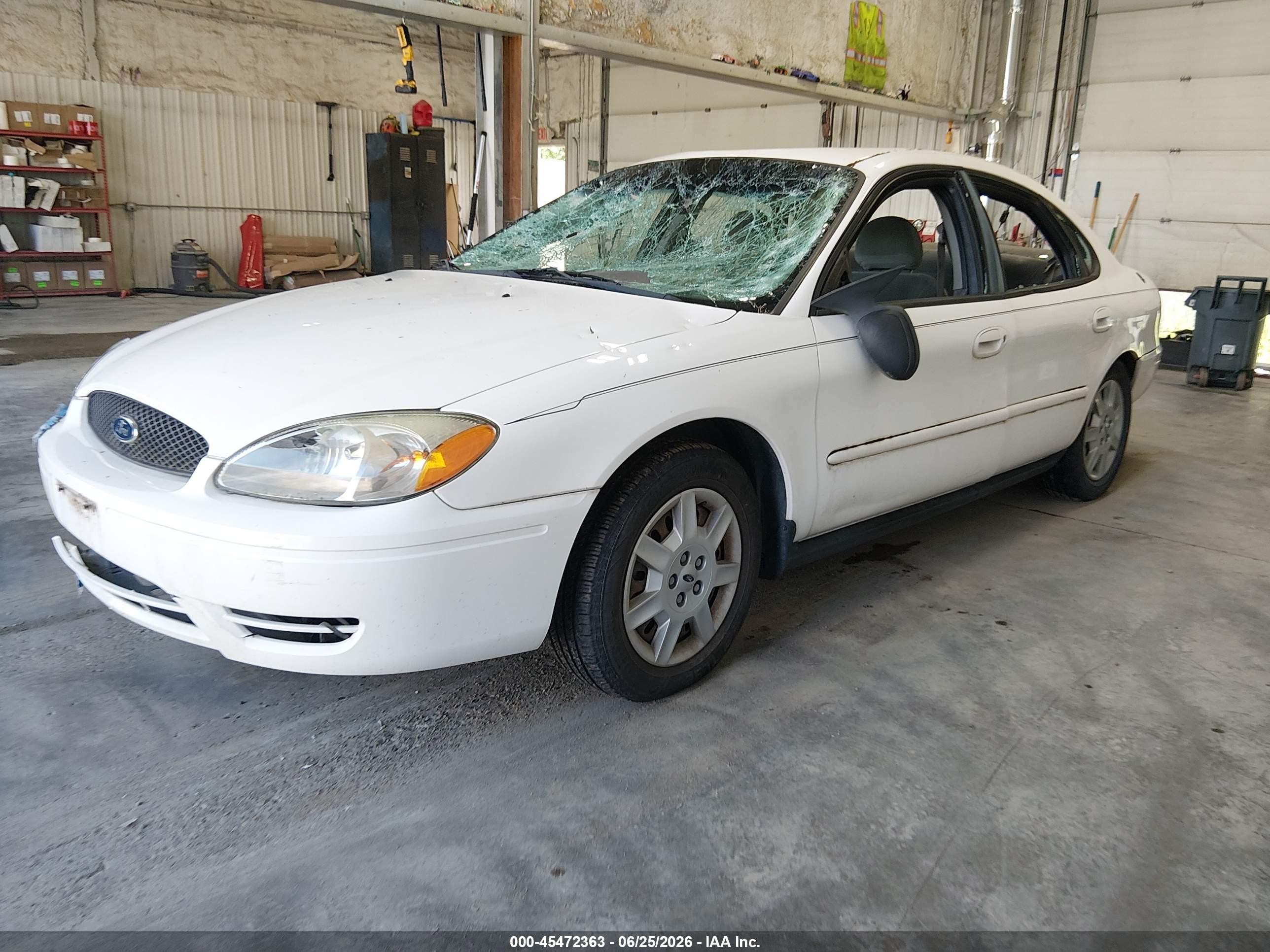 2005 Ford Taurus Se White vin: 1FAFP53U25A214027