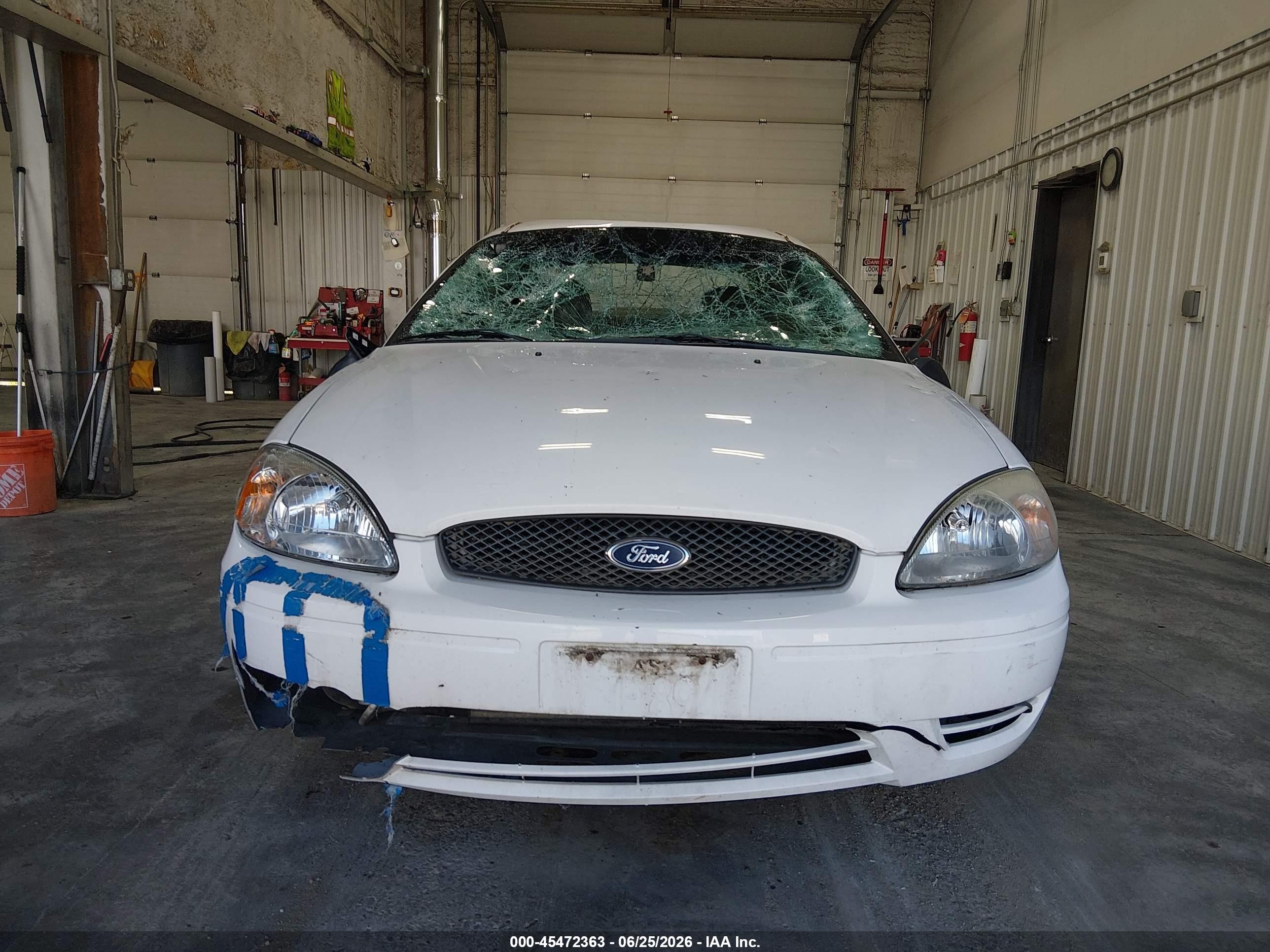 2005 Ford Taurus Se White vin: 1FAFP53U25A214027