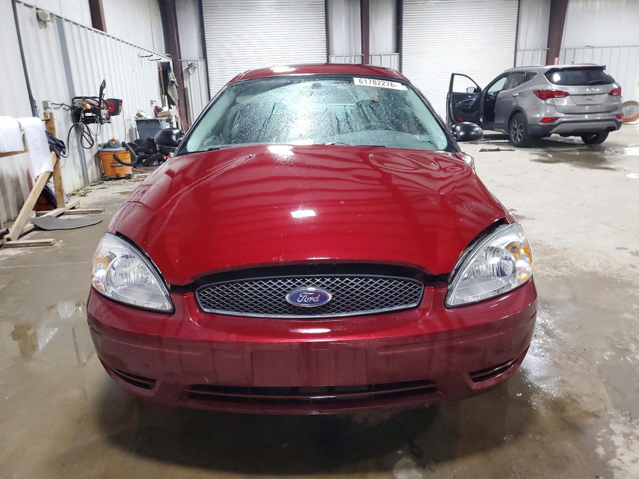 2006 Ford Taurus Se Red vin: 1FAFP53U26A235106