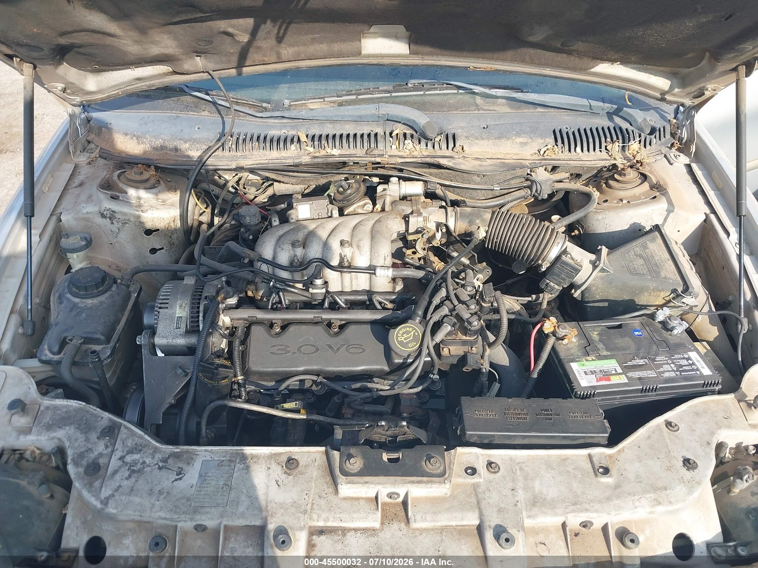 1999 Ford Taurus   Серебряный vin: 1FAFP53U2XG254625