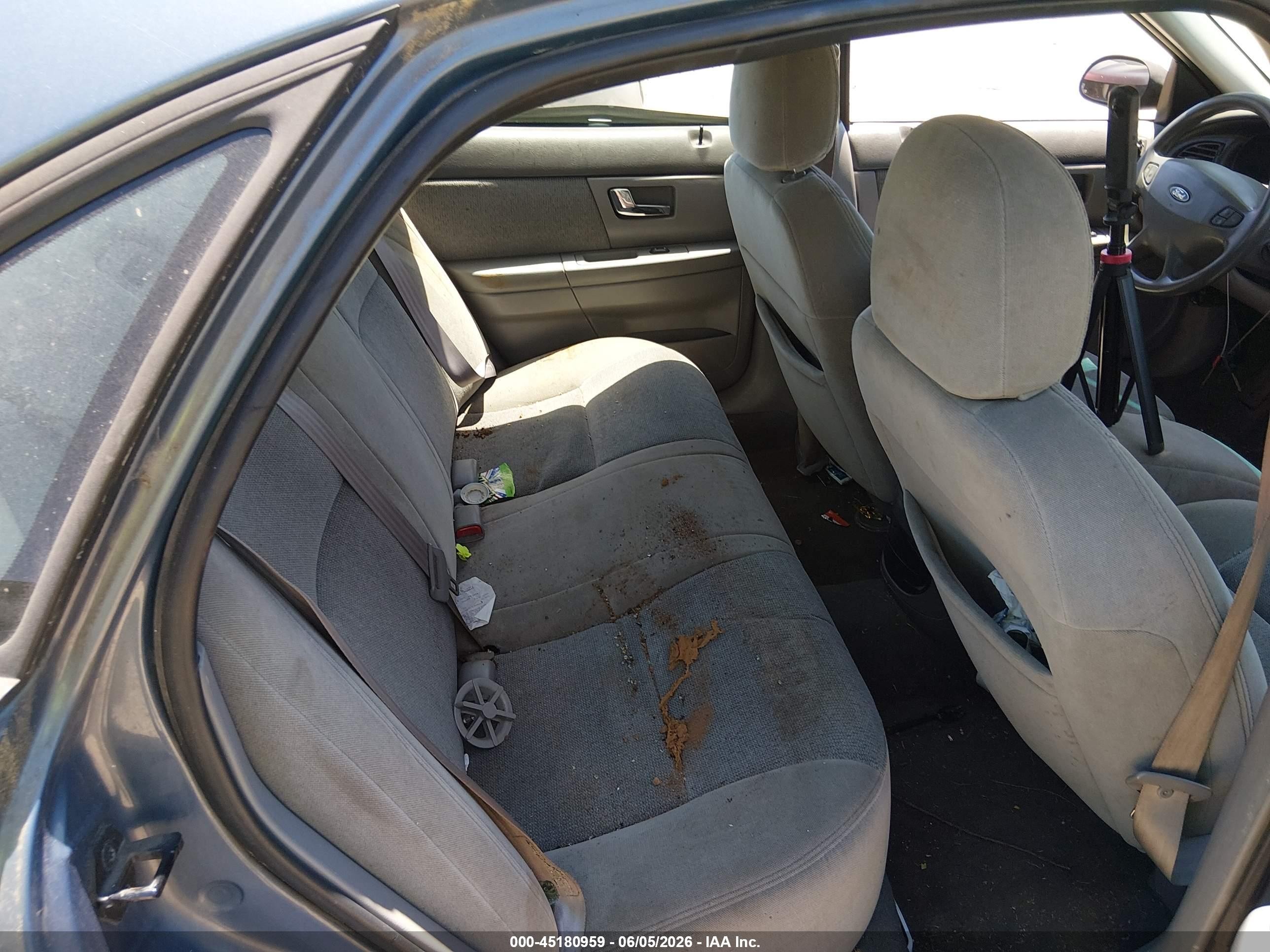 2000 Ford Taurus Se Blue vin: 1FAFP53U2YA136451