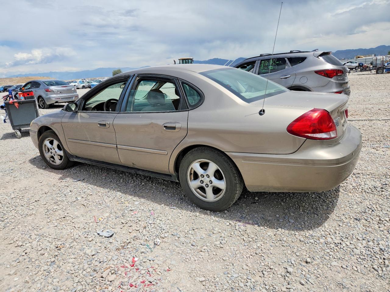 2004 Ford Taurus Se Tan vin: 1FAFP53U34G135736
