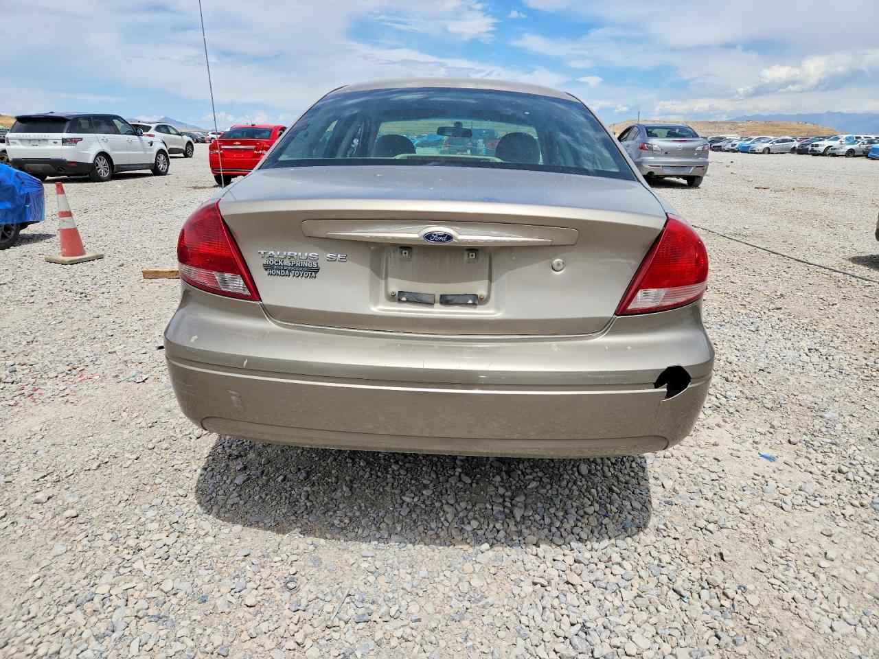 2004 Ford Taurus Se Tan vin: 1FAFP53U34G135736