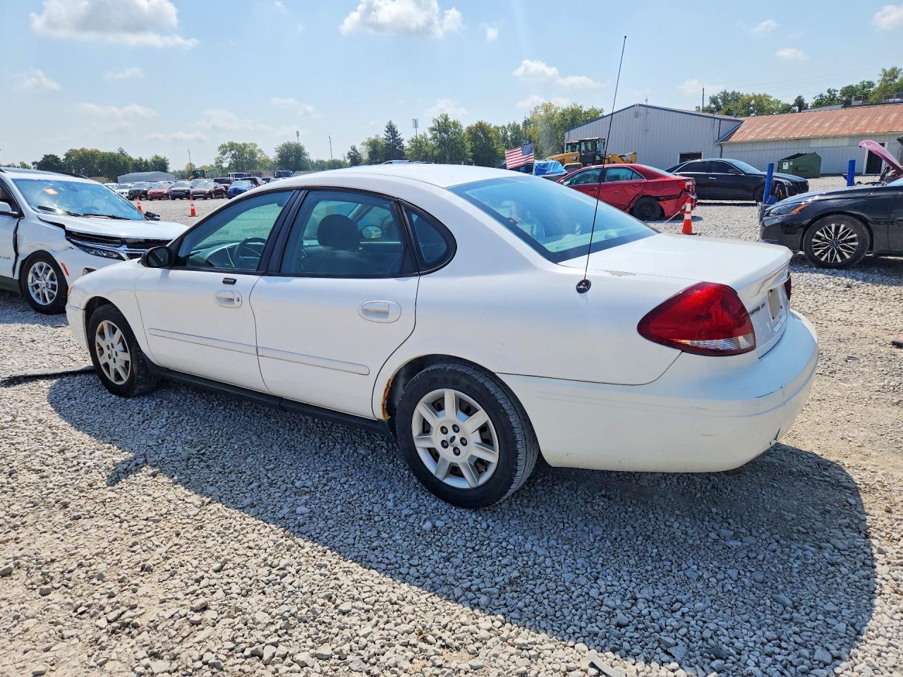 2007 Ford Taurus Se White vin: 1FAFP53U37A130429