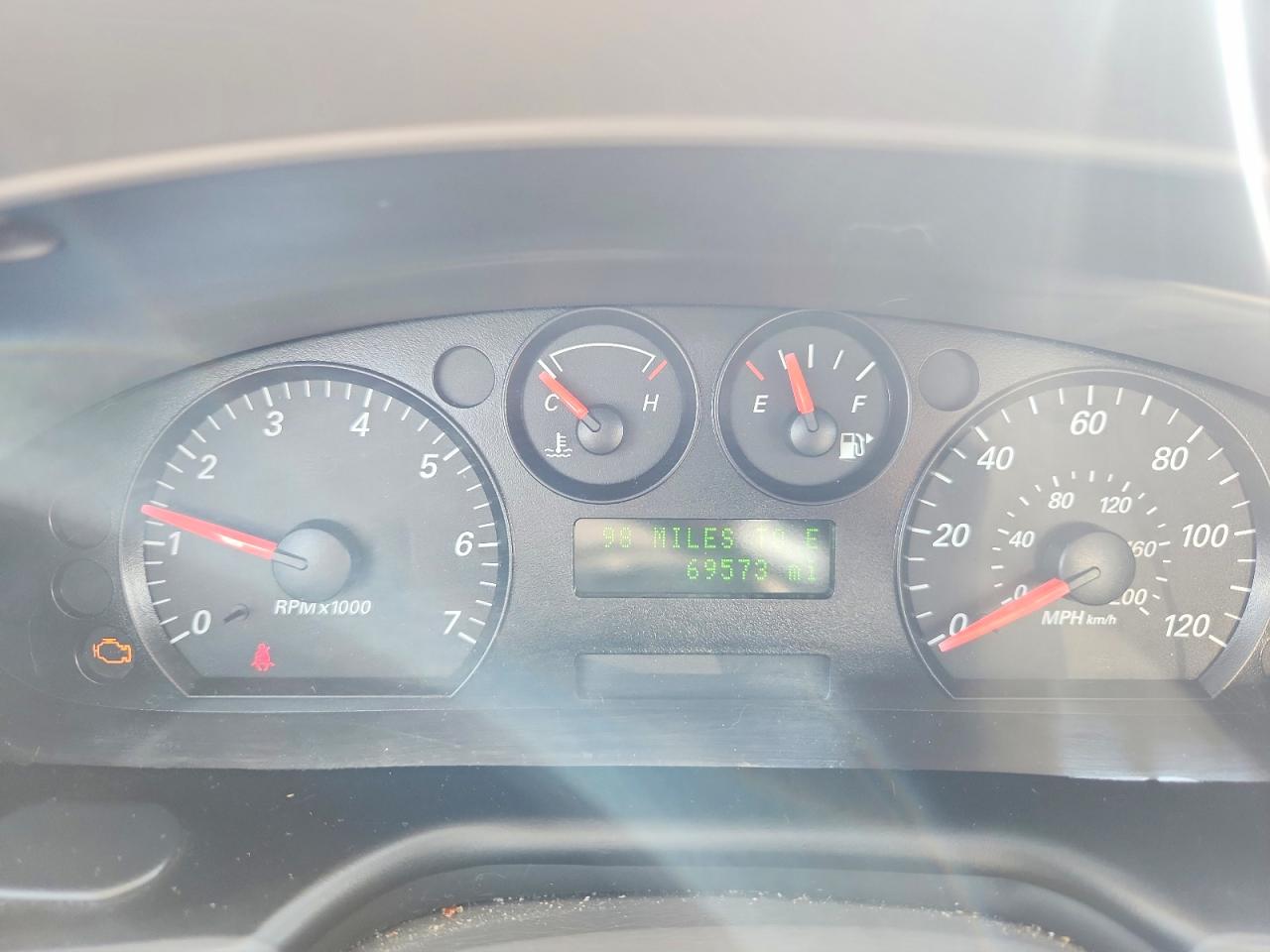 2007 Ford Taurus Se White vin: 1FAFP53U37A130429