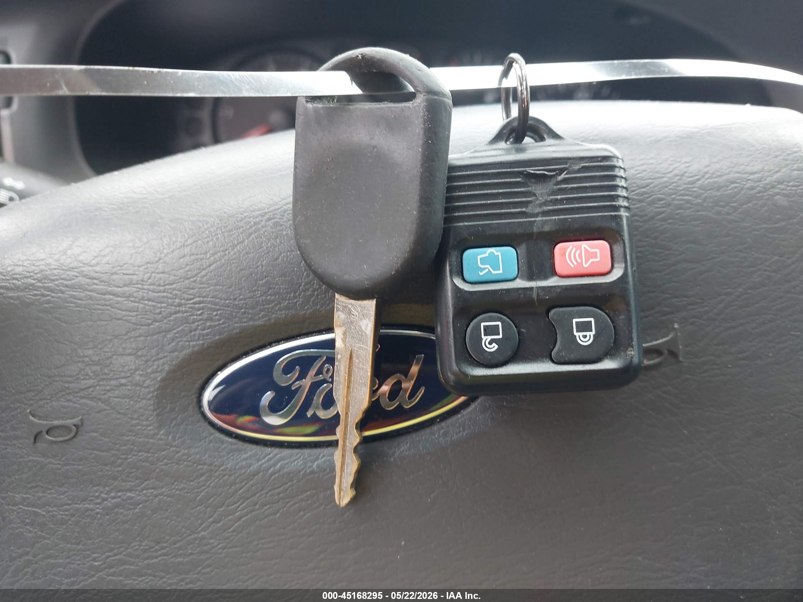 2004 Ford Taurus Se Серебряный vin: 1FAFP53U44A159417