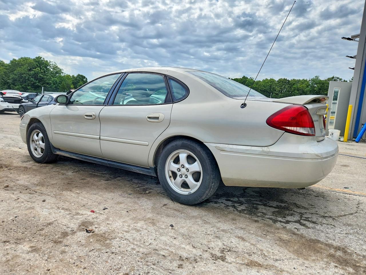 2006 Ford Taurus Se Beige vin: 1FAFP53U46A220705