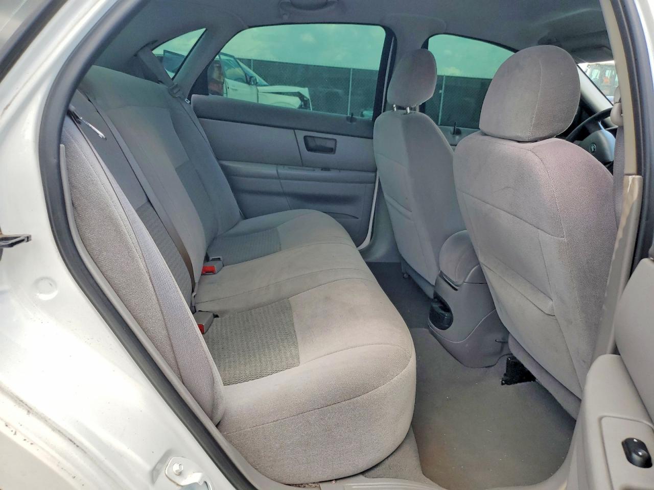 2006 Ford Taurus Se White vin: 1FAFP53U46A246950