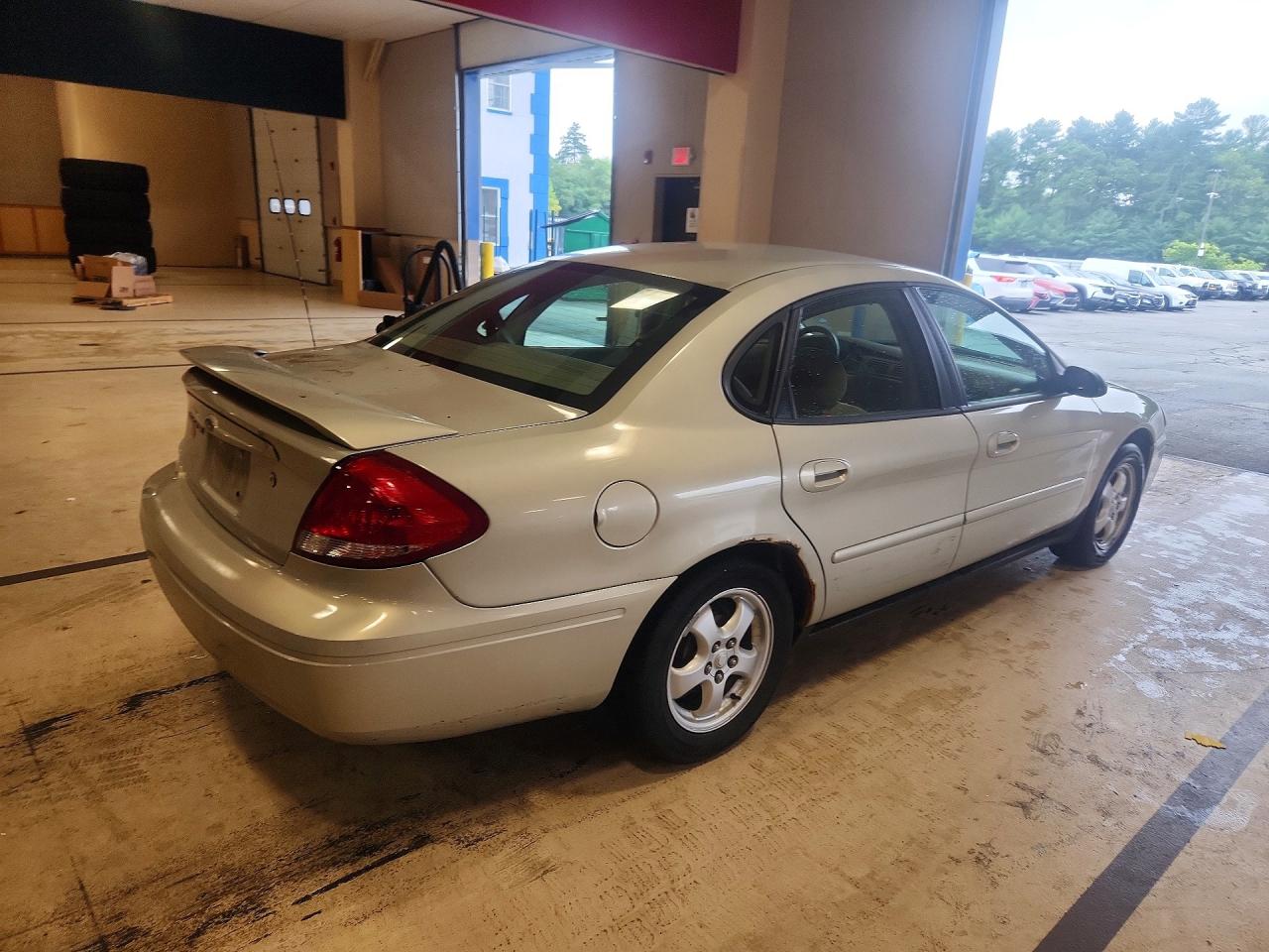 2007 Ford Taurus Se Золотой vin: 1FAFP53U47A183558