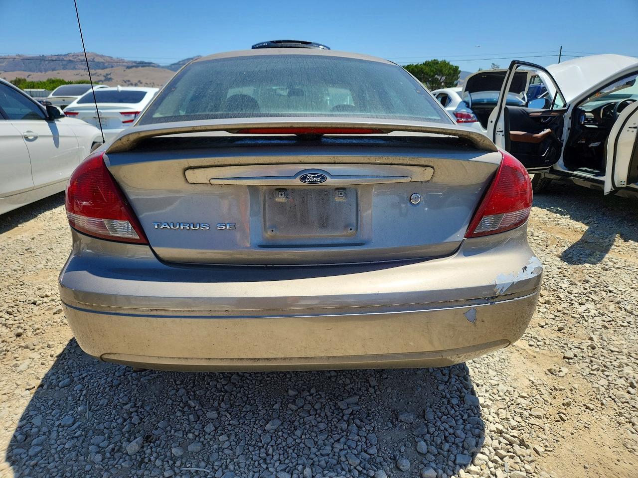 2006 Ford Taurus Se Tan vin: 1FAFP53U56A202777