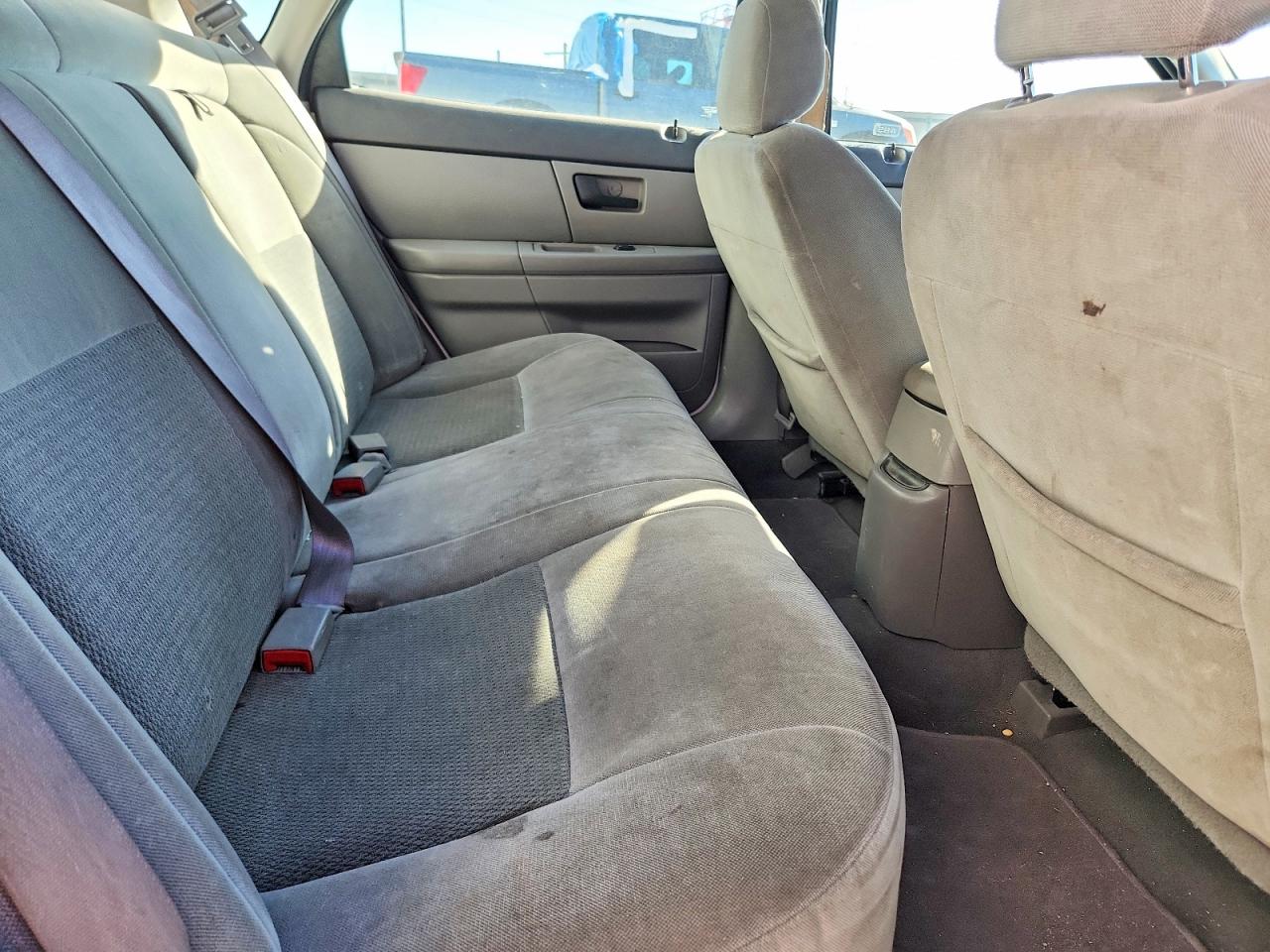 2007 Ford Taurus Se White vin: 1FAFP53U57A205664