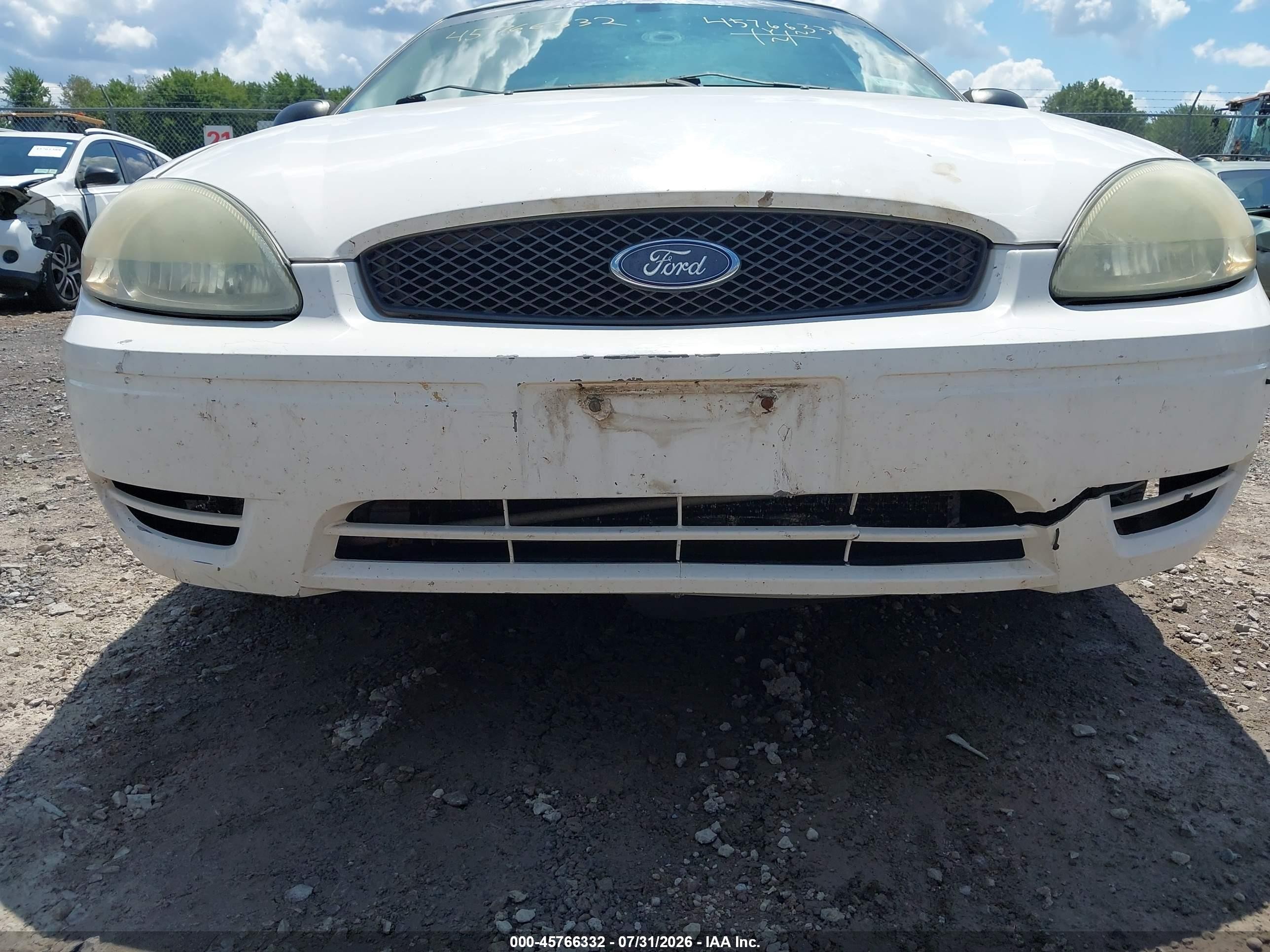 2005 Ford Taurus Se White vin: 1FAFP53U65A145326